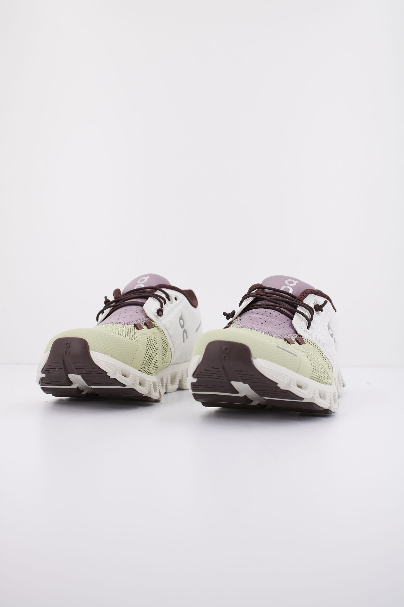 ON RUNNING CLOUD 5 W ICE en color VERDE (2)