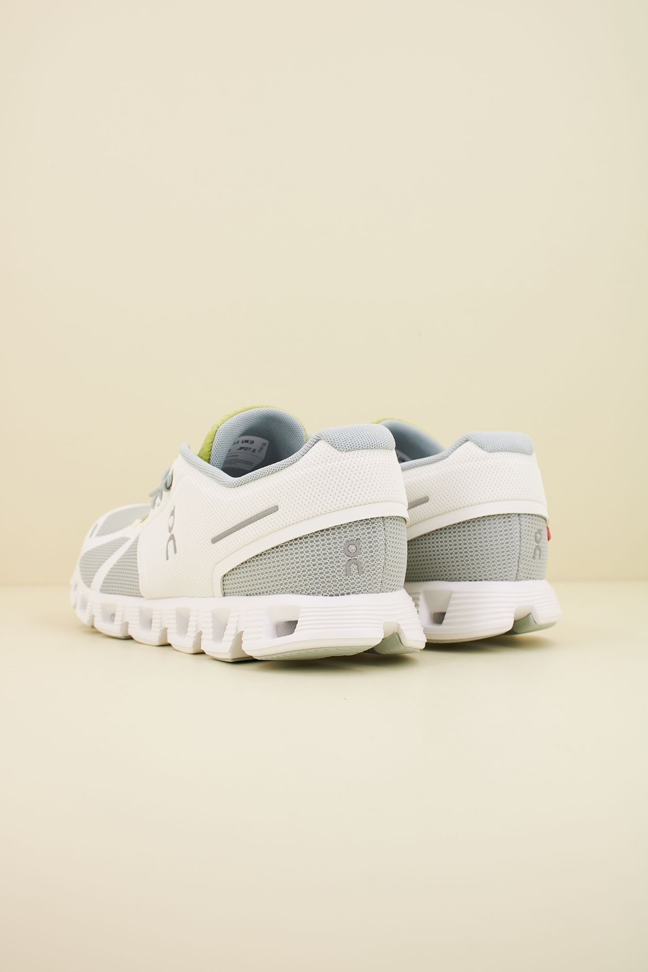 ON RUNNING CLOUD 5 PUSH M en color VERDE (3)