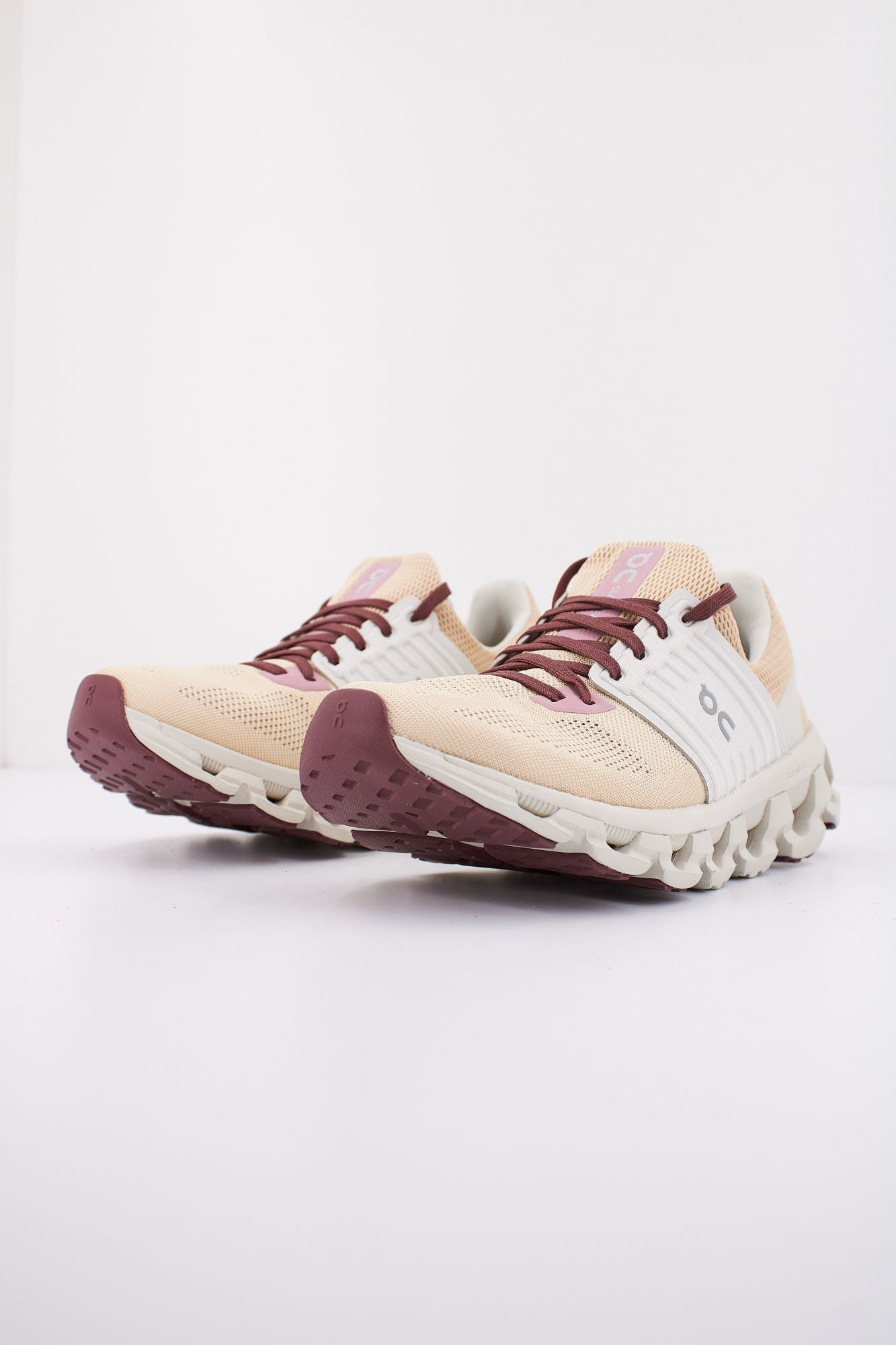 ON RUNNING CLOUDSWIFT 3 AD W en color MARRON CLARO (2)