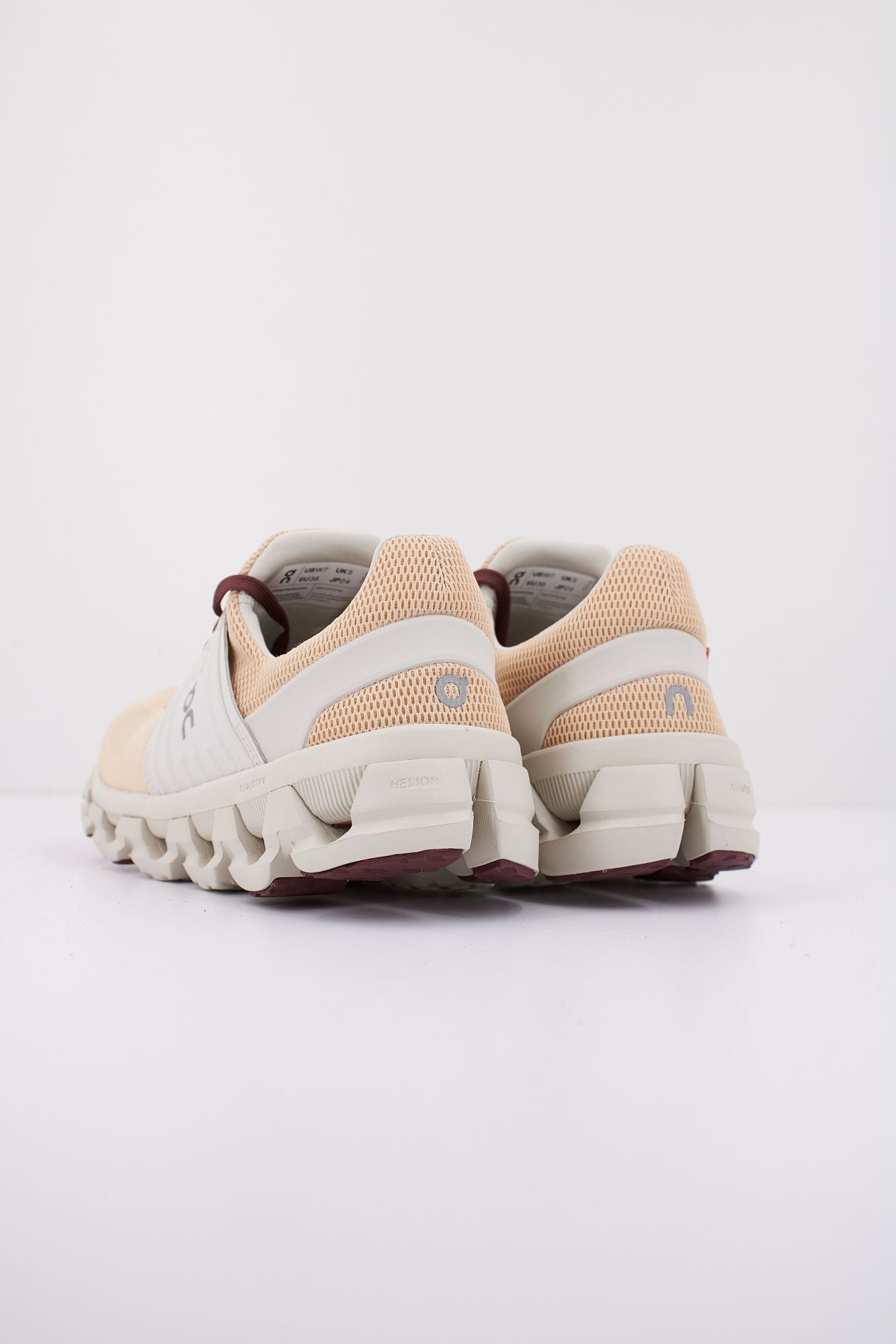 ON RUNNING CLOUDSWIFT 3 AD W en color MARRON CLARO (3)