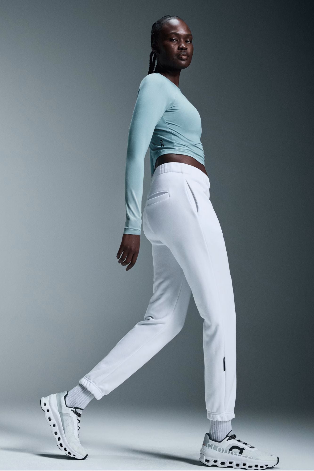 ON RUNNING CLUB PANTS en color BLANCO (2)