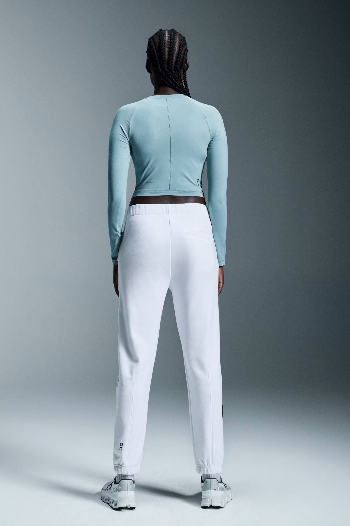 ON RUNNING CLUB PANTS en color BLANCO (3)