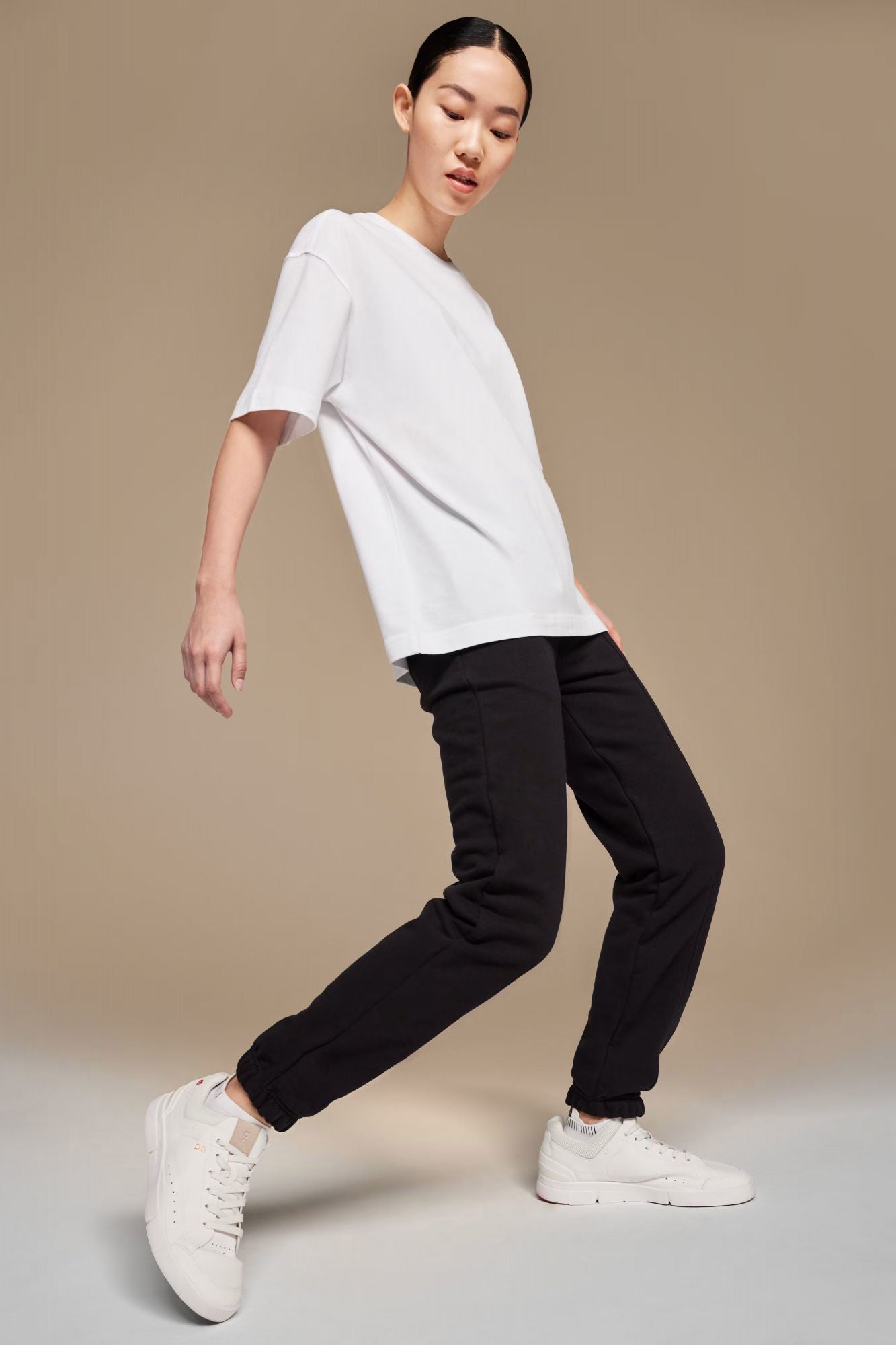 ON RUNNING CLUB PANTS en color NEGRO (4)