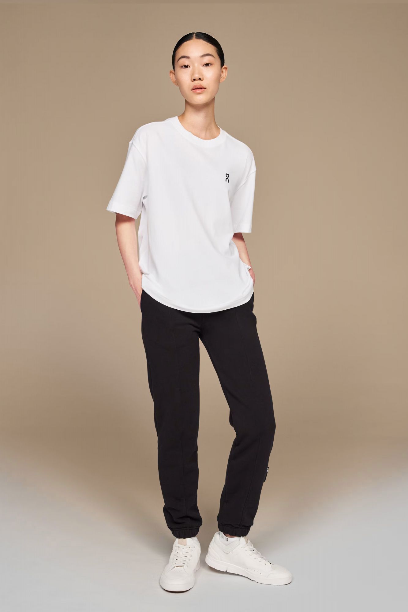 ON RUNNING CLUB PANTS en color NEGRO (5)