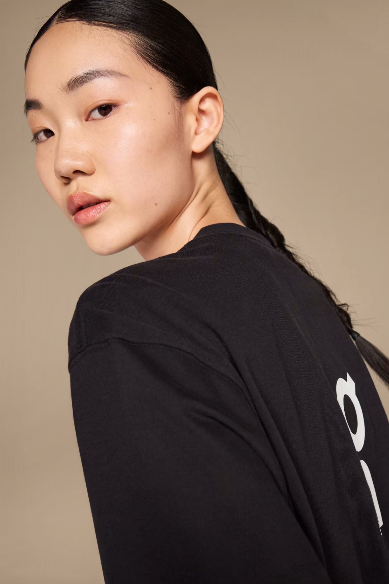 ON RUNNING CLUB T en color NEGRO (2)