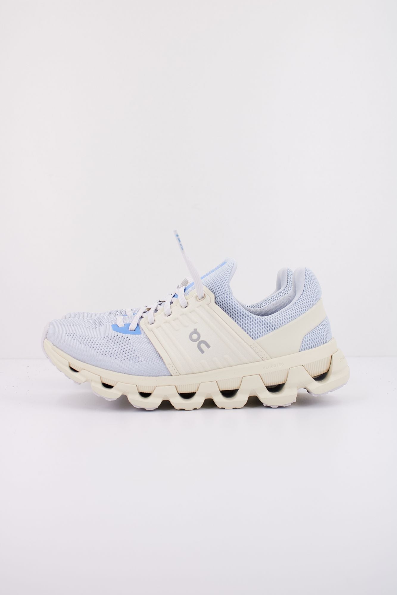 ON RUNNING CLOUDSWIFT 3 AD en color BLANCO (1)