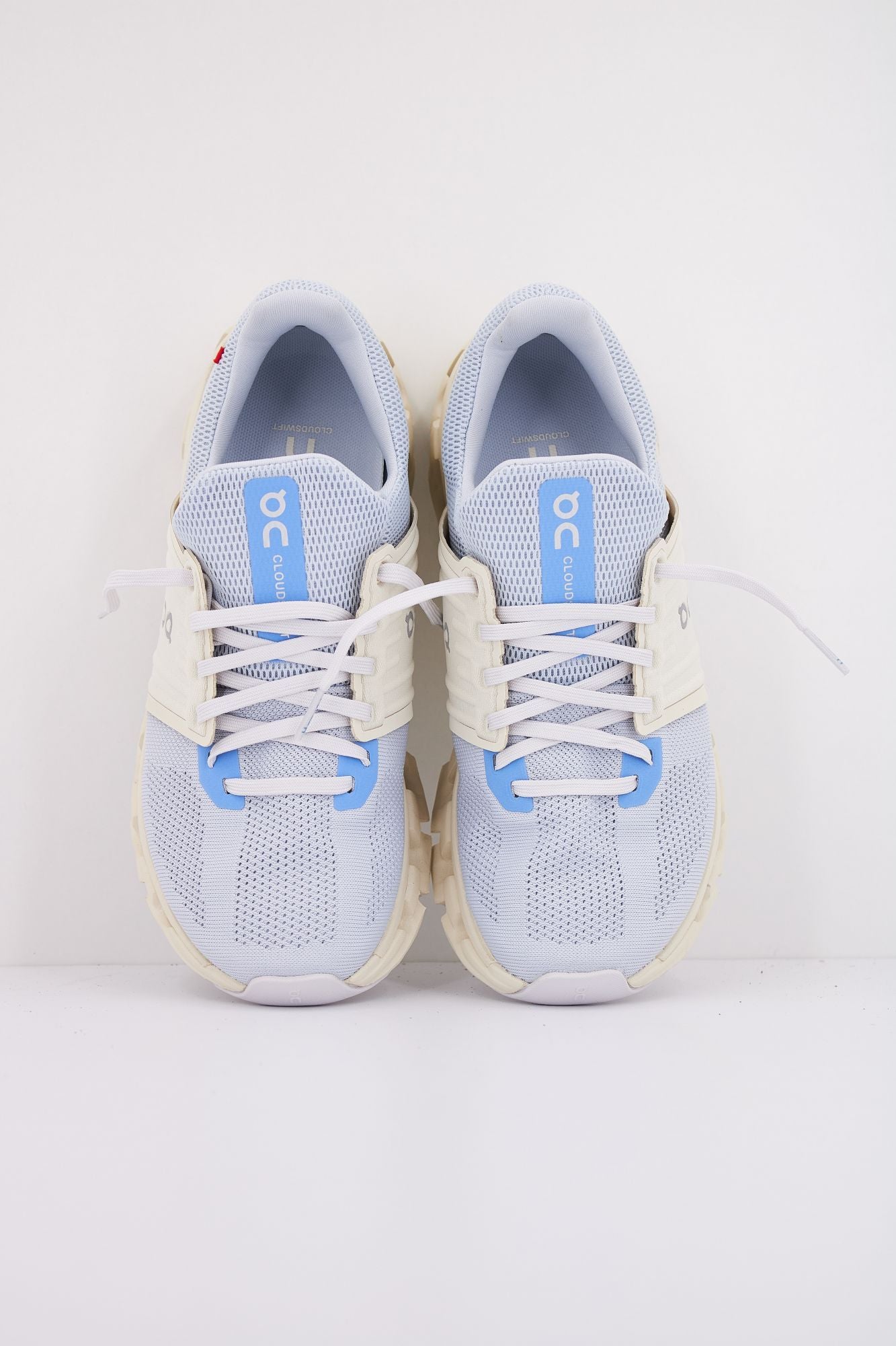 ON RUNNING CLOUDSWIFT 3 AD en color BLANCO (3)