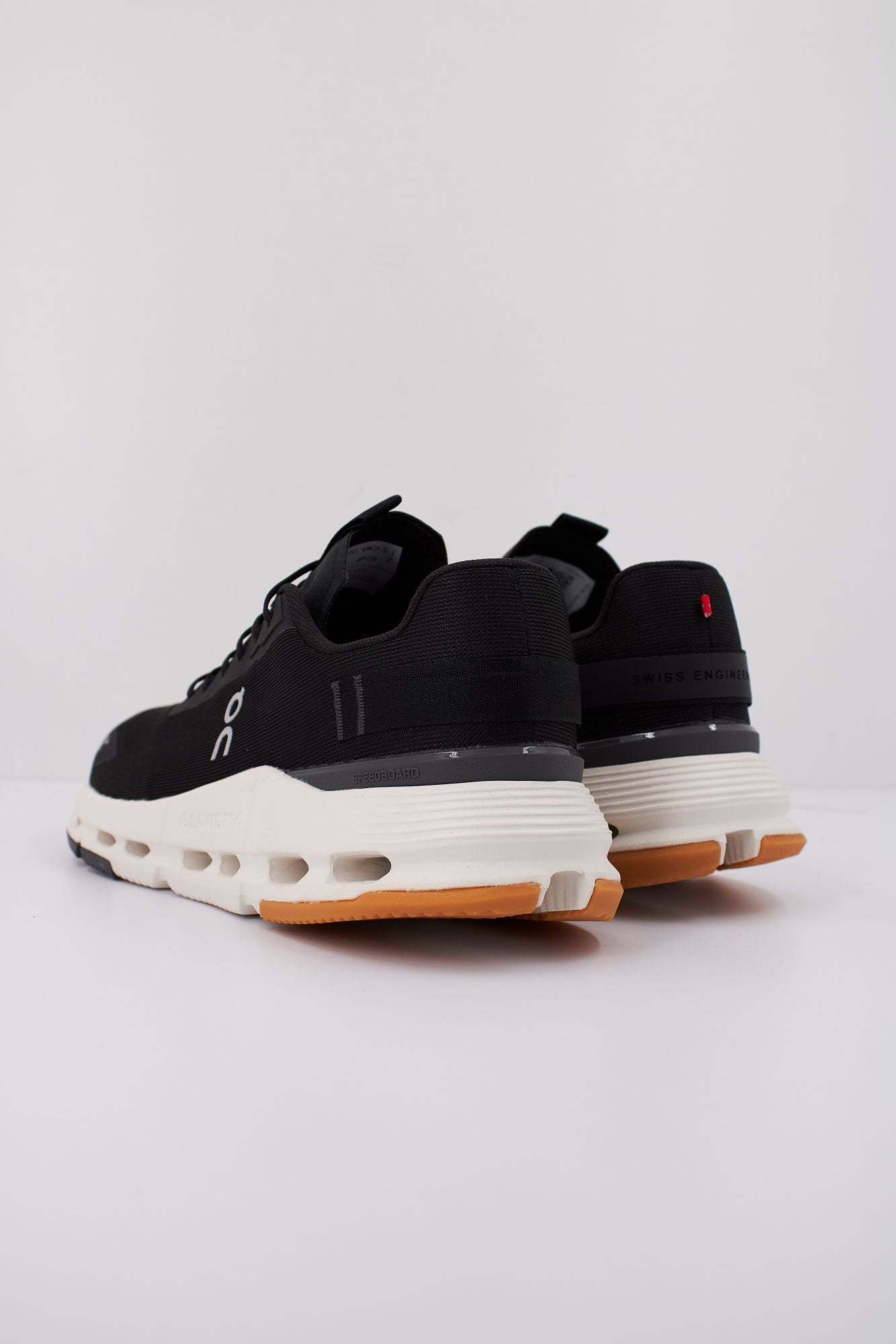 ON RUNNING CLOUDNOVA FORM 2 en color NEGRO (4)