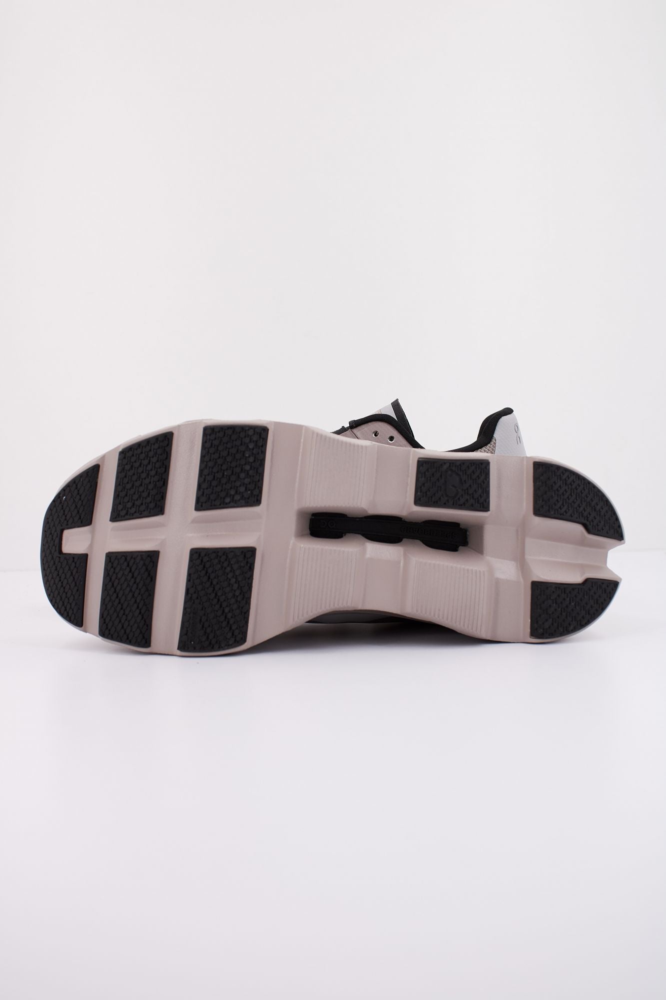 ON RUNNING CLOUDMONSTER en color MARRON (5)