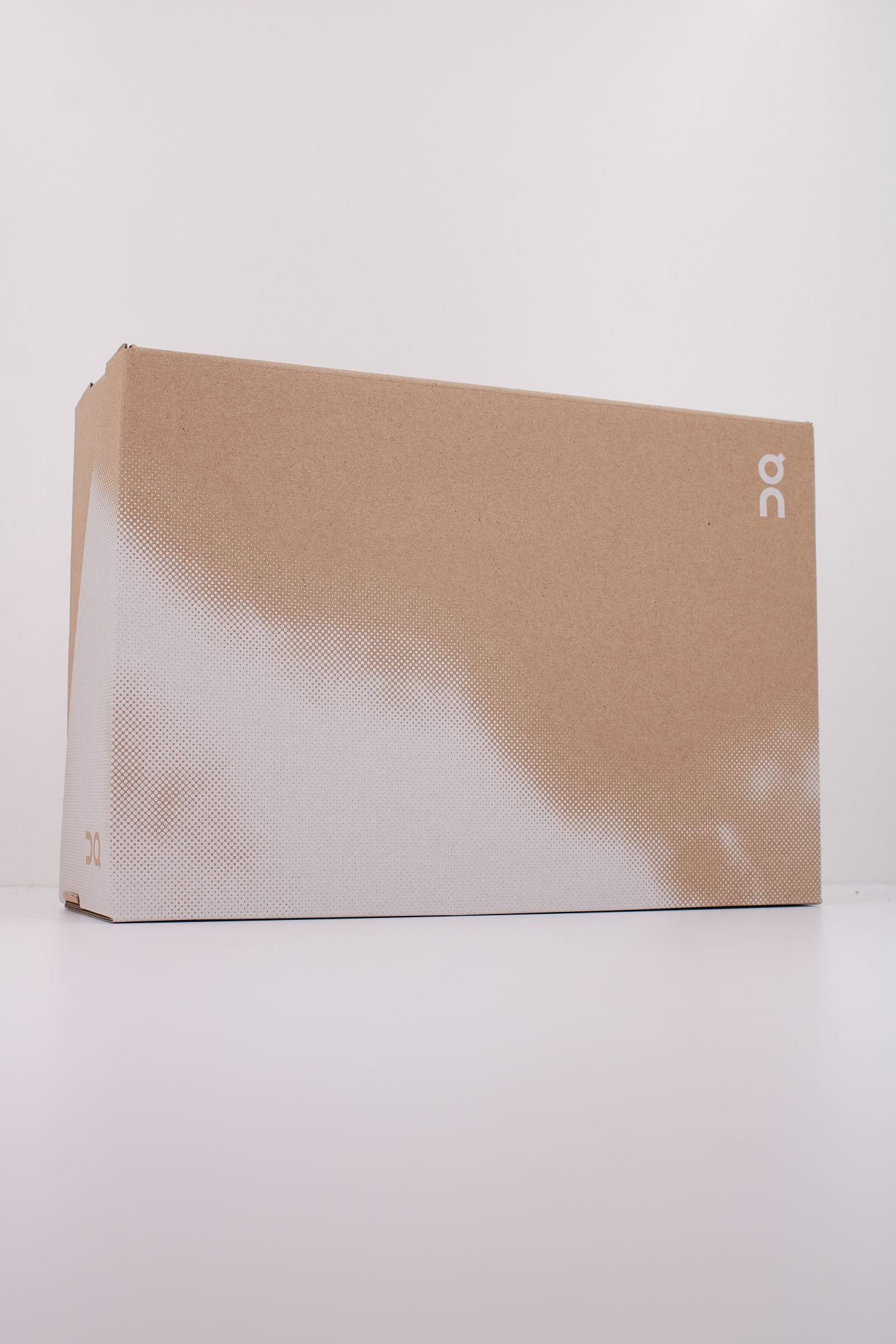 ON RUNNING CLOUD 6 COAST en color BLANCO (6)