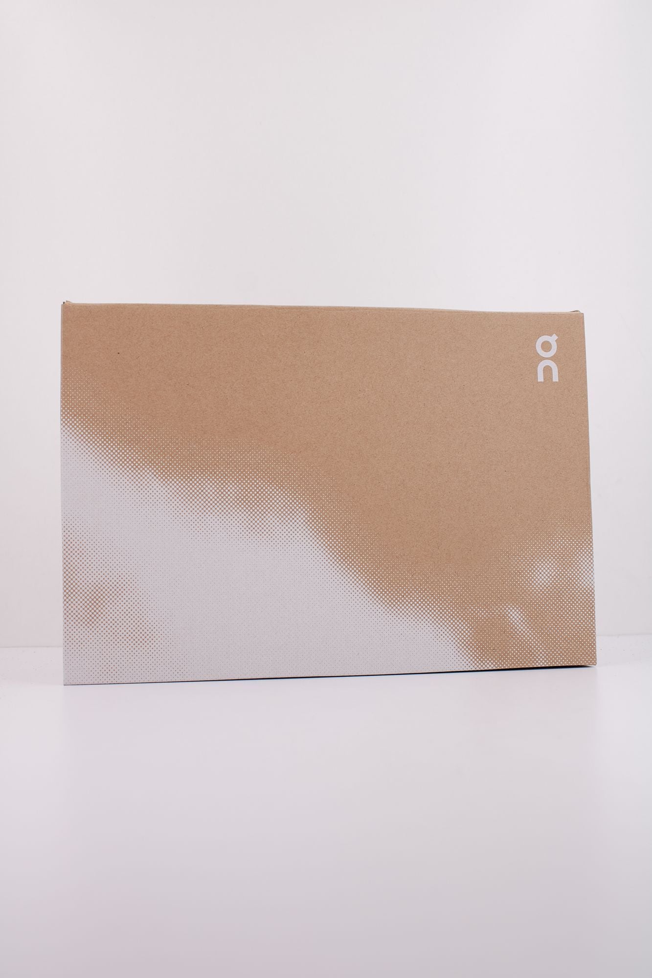 ON RUNNING CLOUDTILT en color BLANCO (6)