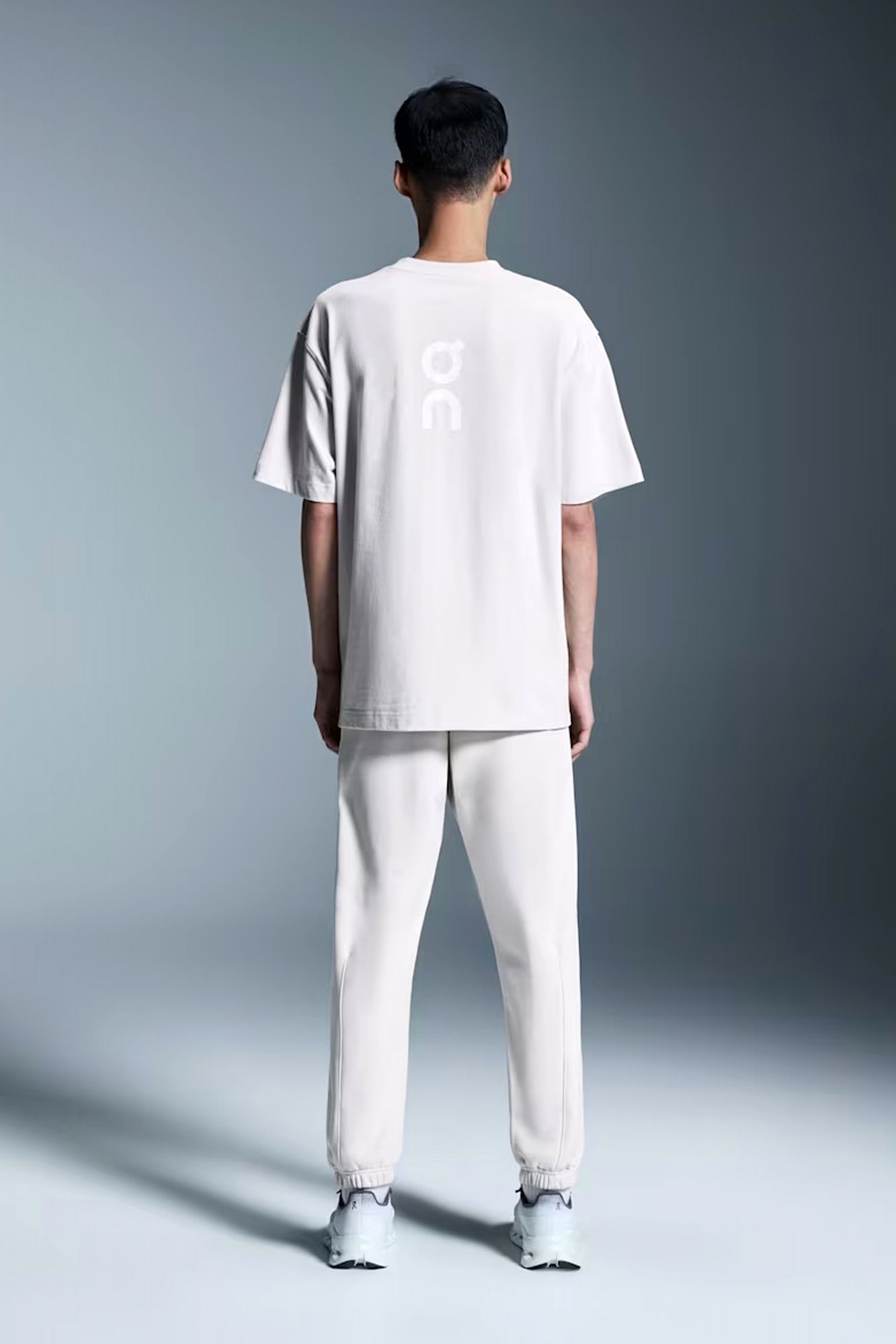 ON RUNNING CLUB PANTS en color BEIS (4)