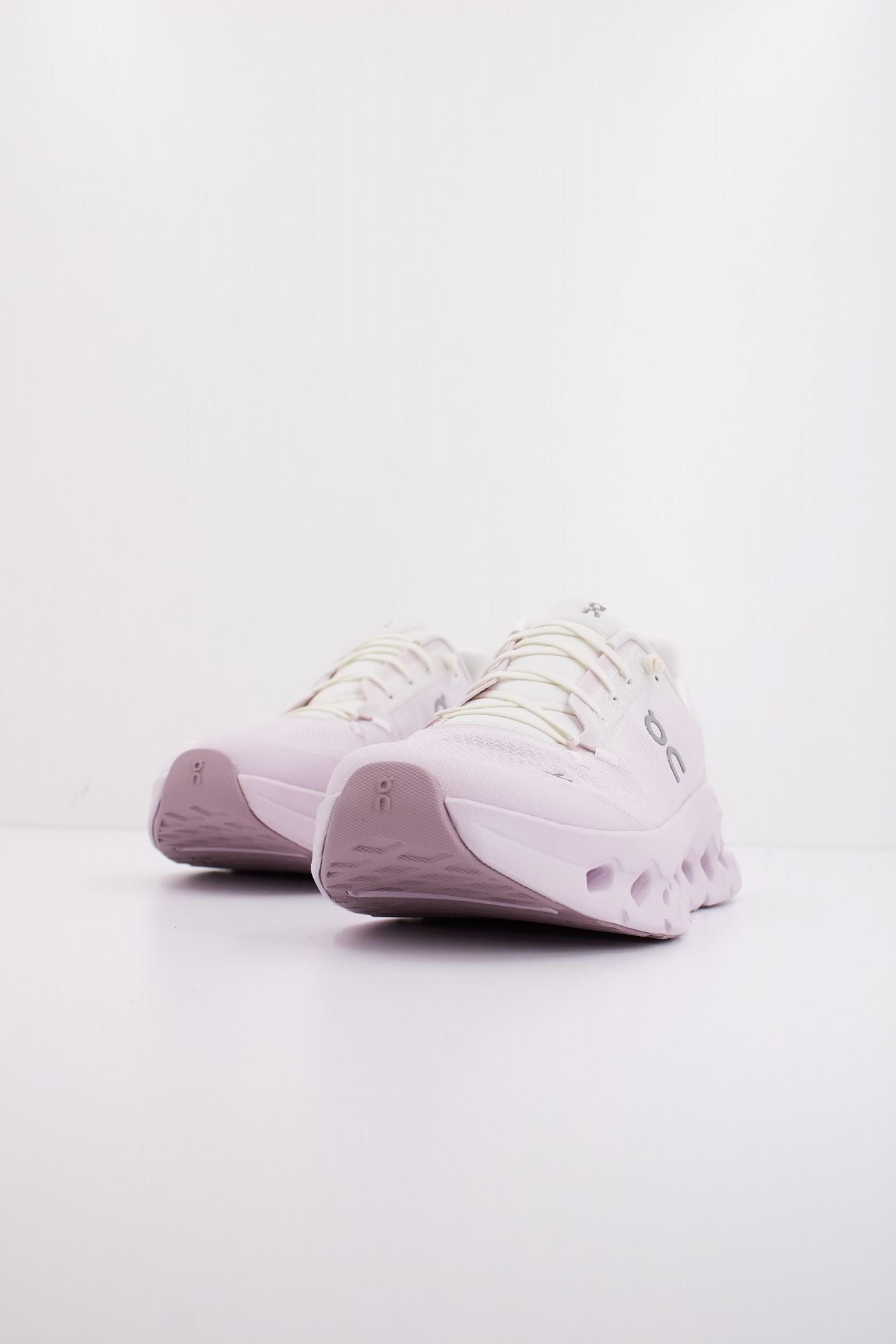 ON RUNNING CLOUDTILT en color ROSA (2)