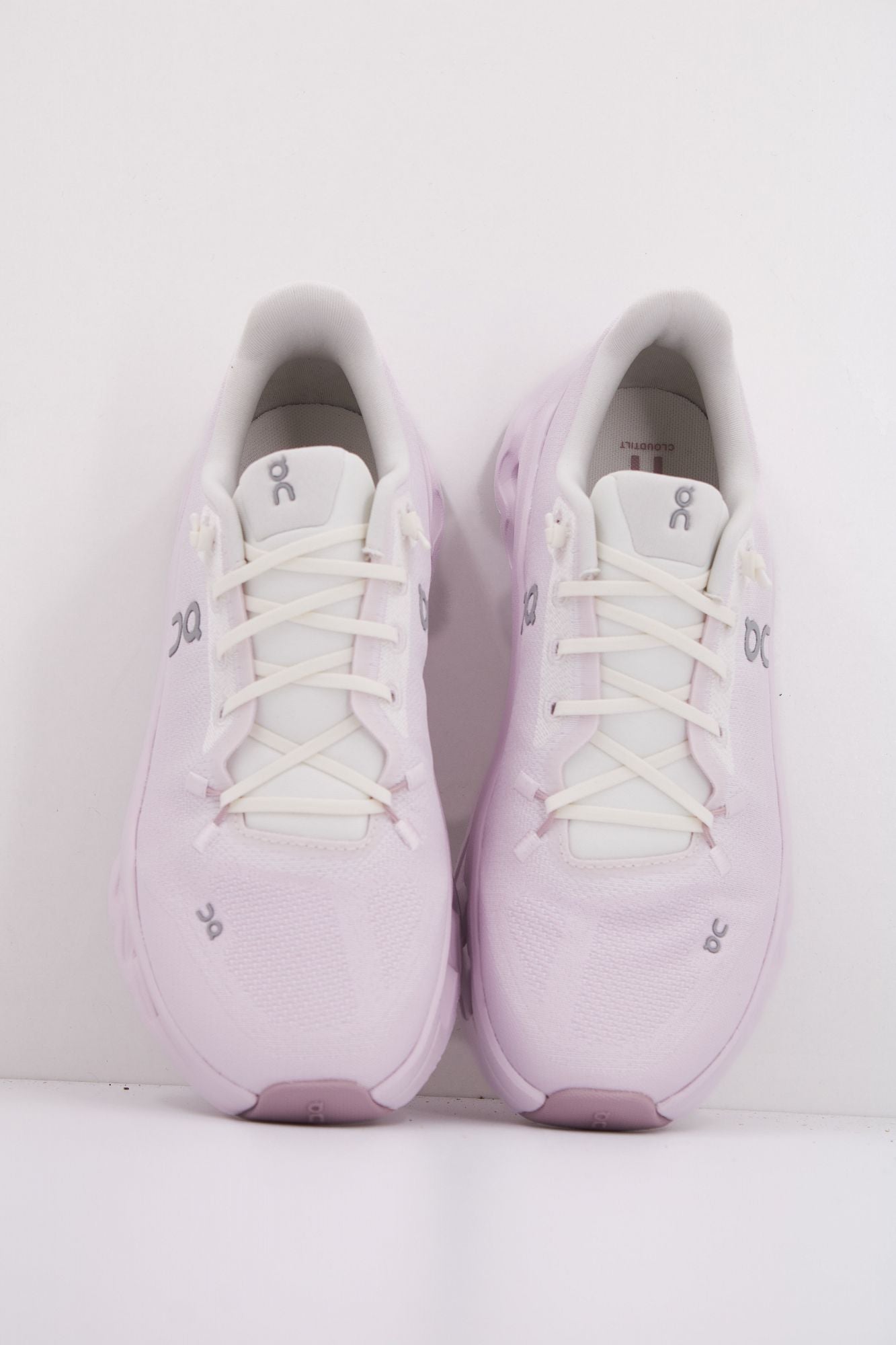 ON RUNNING CLOUDTILT en color ROSA (3)