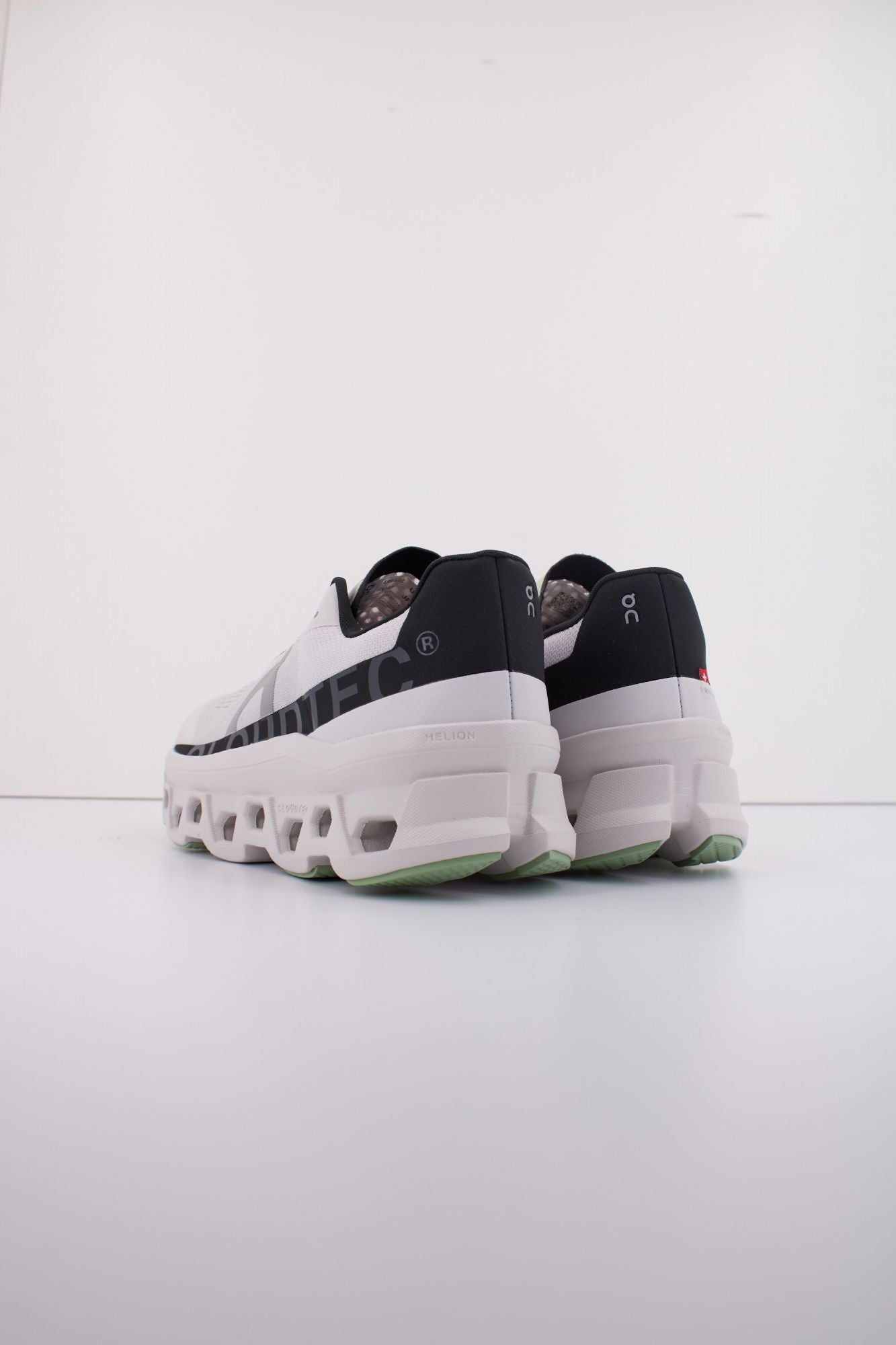 ON RUNNING CLOUDMONSTER M en color BLANCO (4)