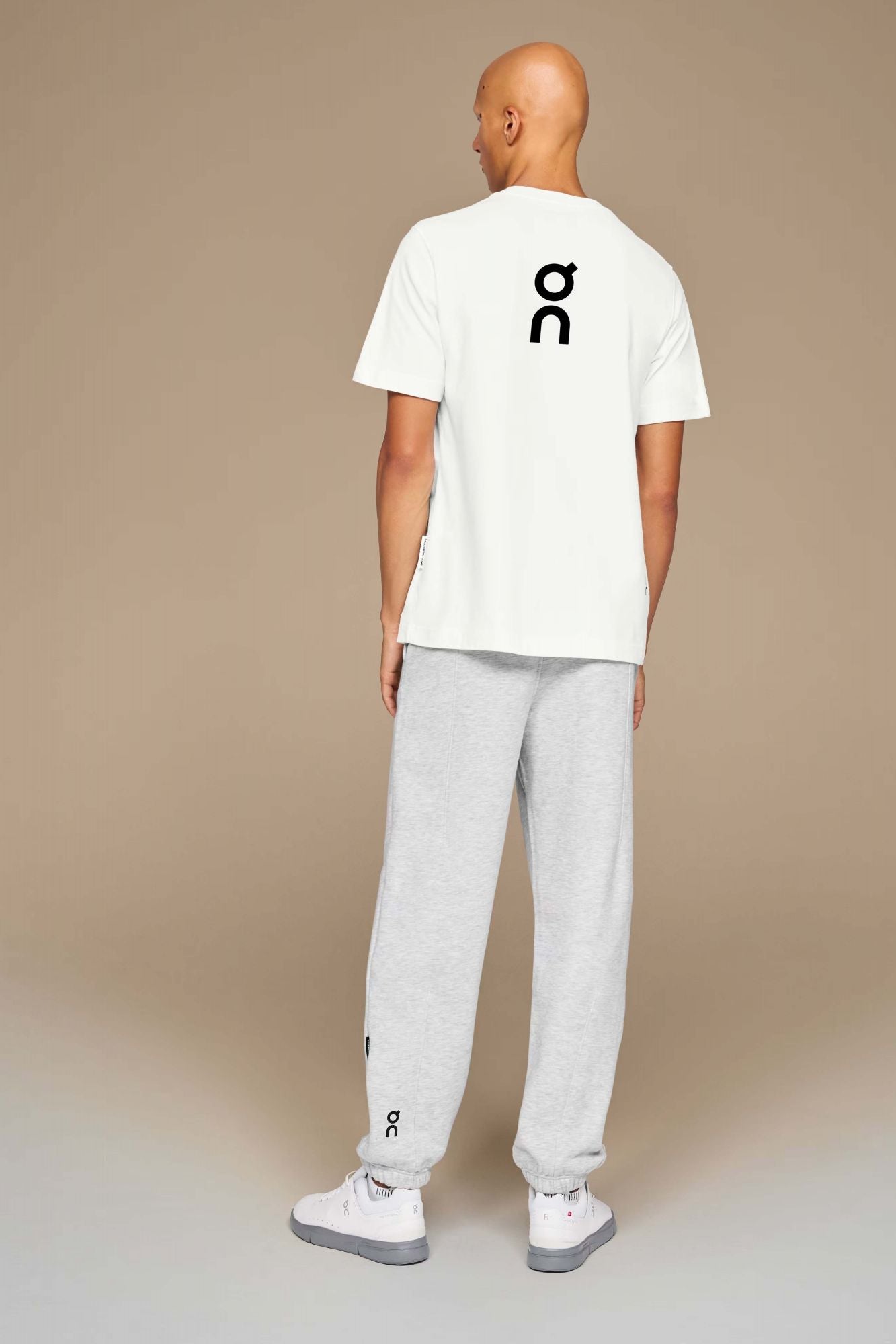 ON RUNNING CLUB PANTS en color GRIS (3)