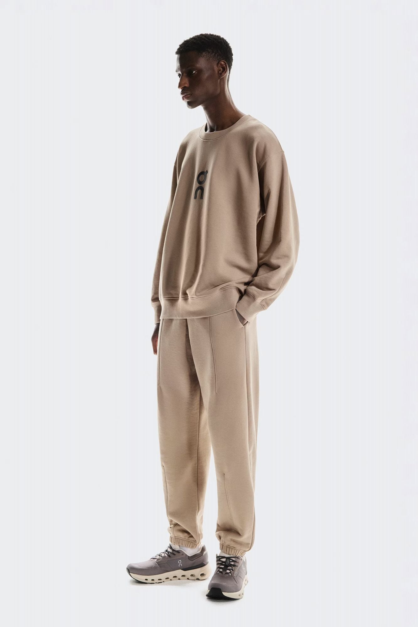 ON RUNNING CLUB PANTS en color MARRON (3)