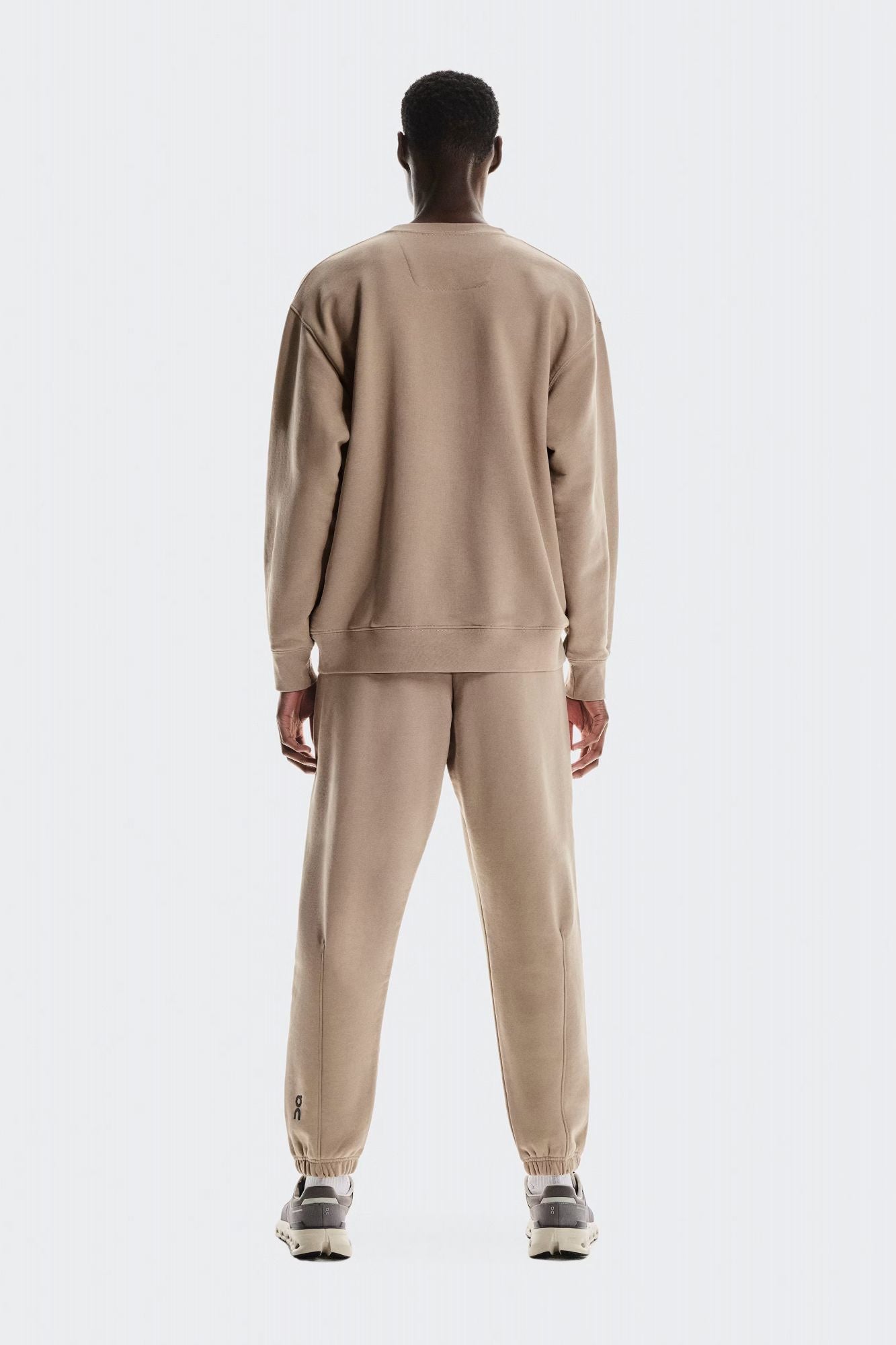 ON RUNNING CLUB CREW M en color MARRON (3)