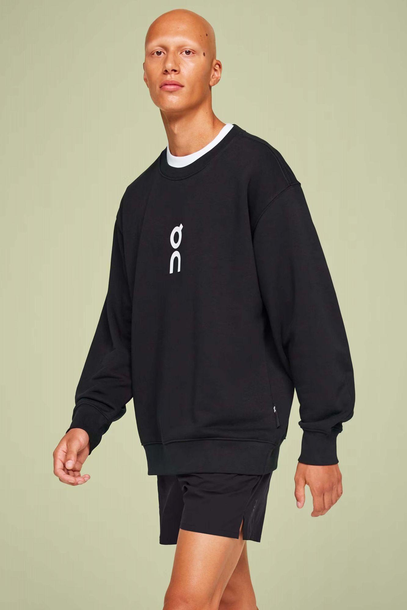 ON RUNNING CLUB CREW en color NEGRO (1)