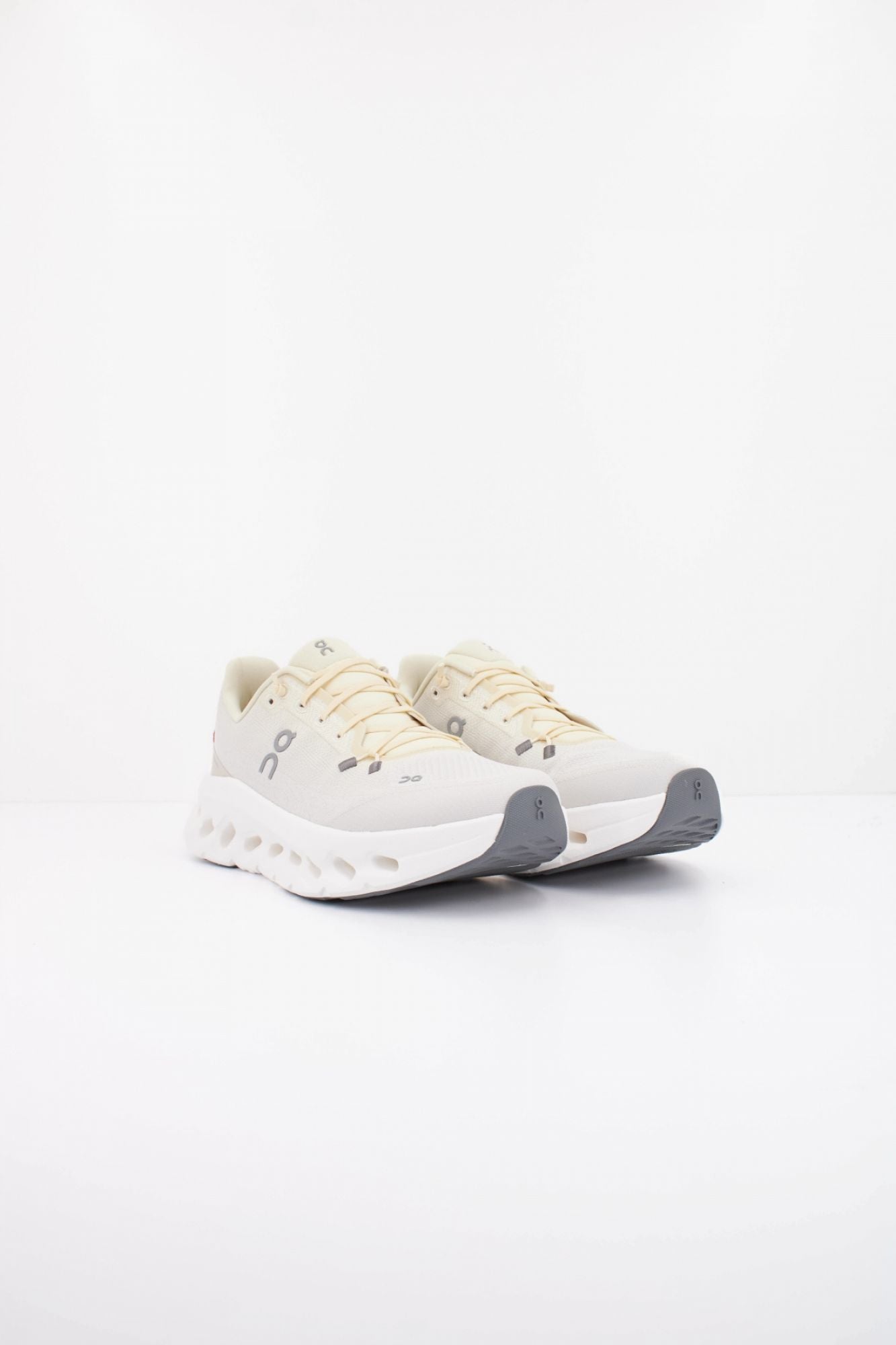 ON RUNNING CLOUDTILT en color AMARILLO (2)