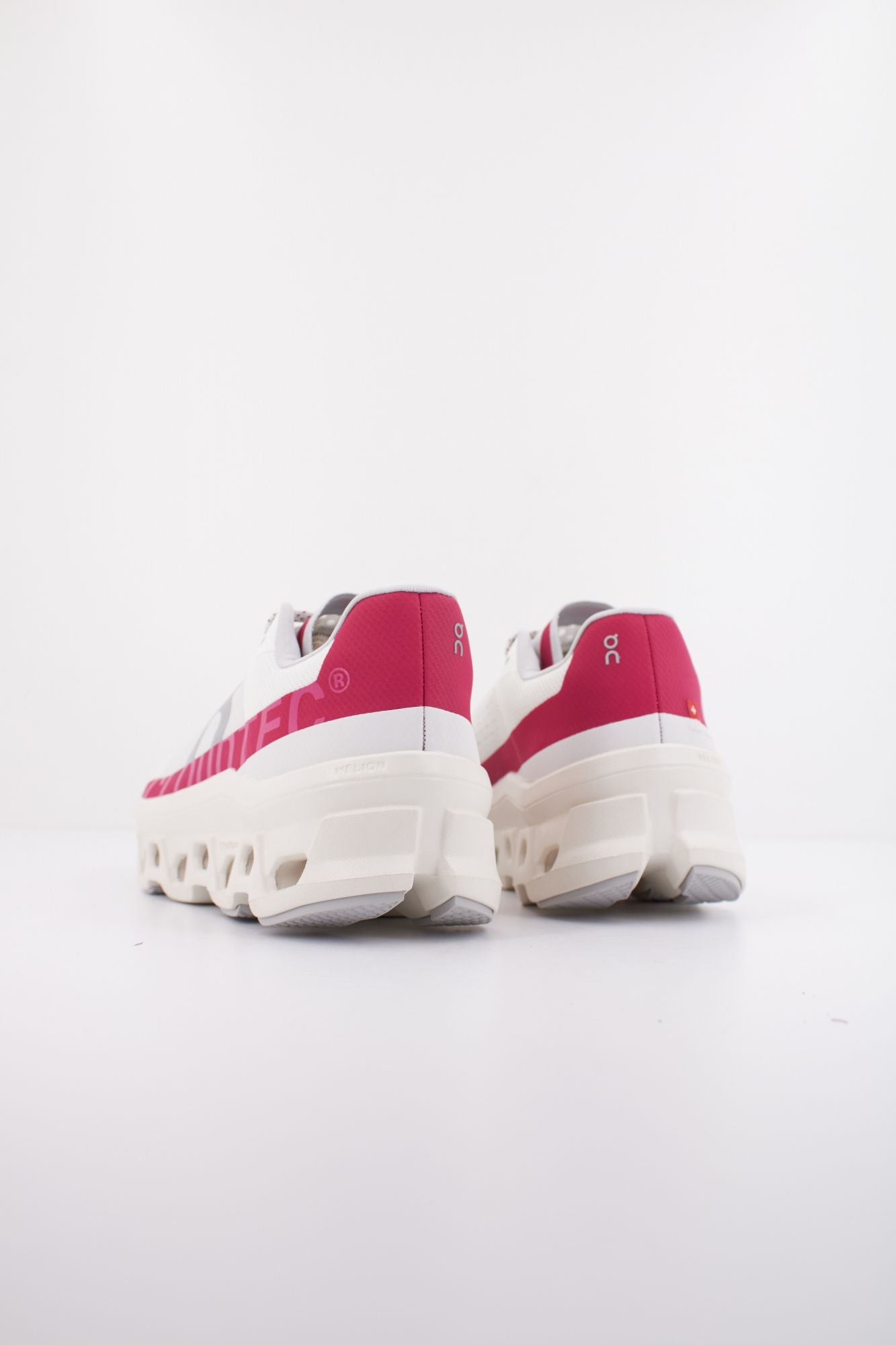 ON RUNNING CLOUDMONSTER en color BLANCO (4)