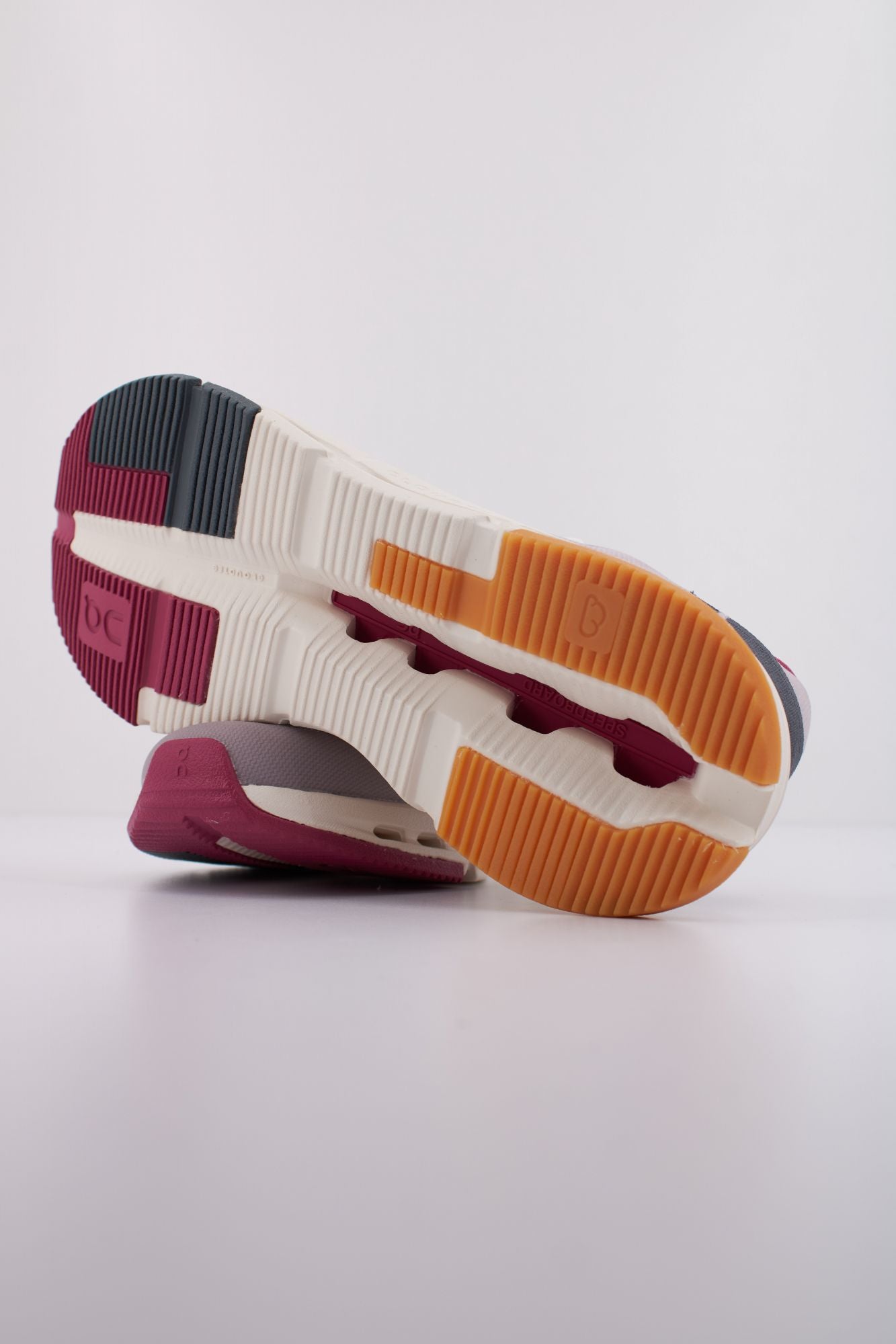 ON RUNNING CLOUDNOVA FORM 2 en color VIOLETA (5)