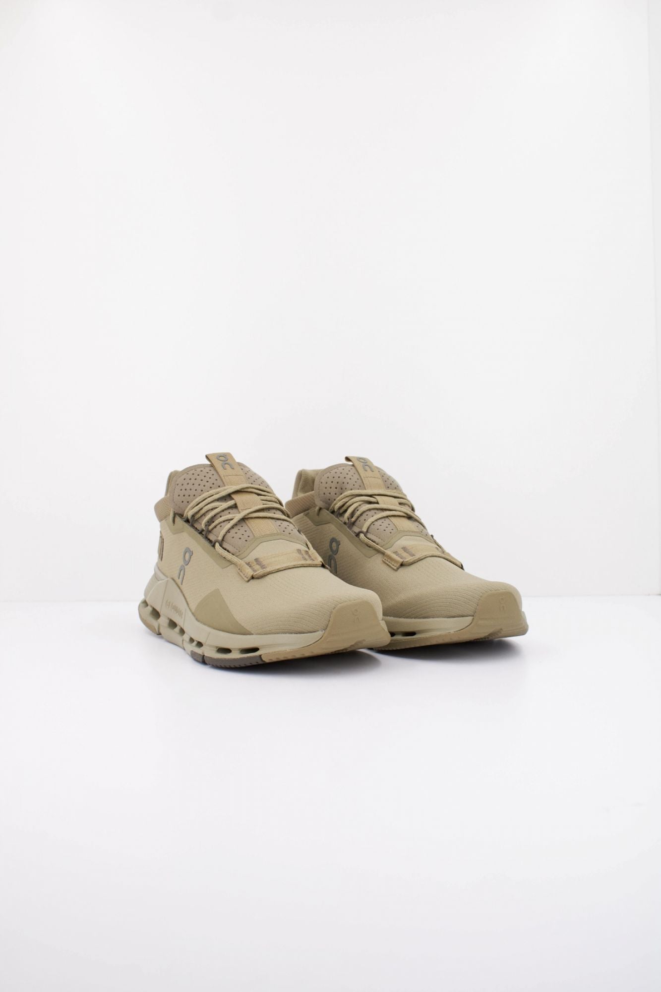 ON RUNNING CLOUDNOVA 2 en color VERDE (2)