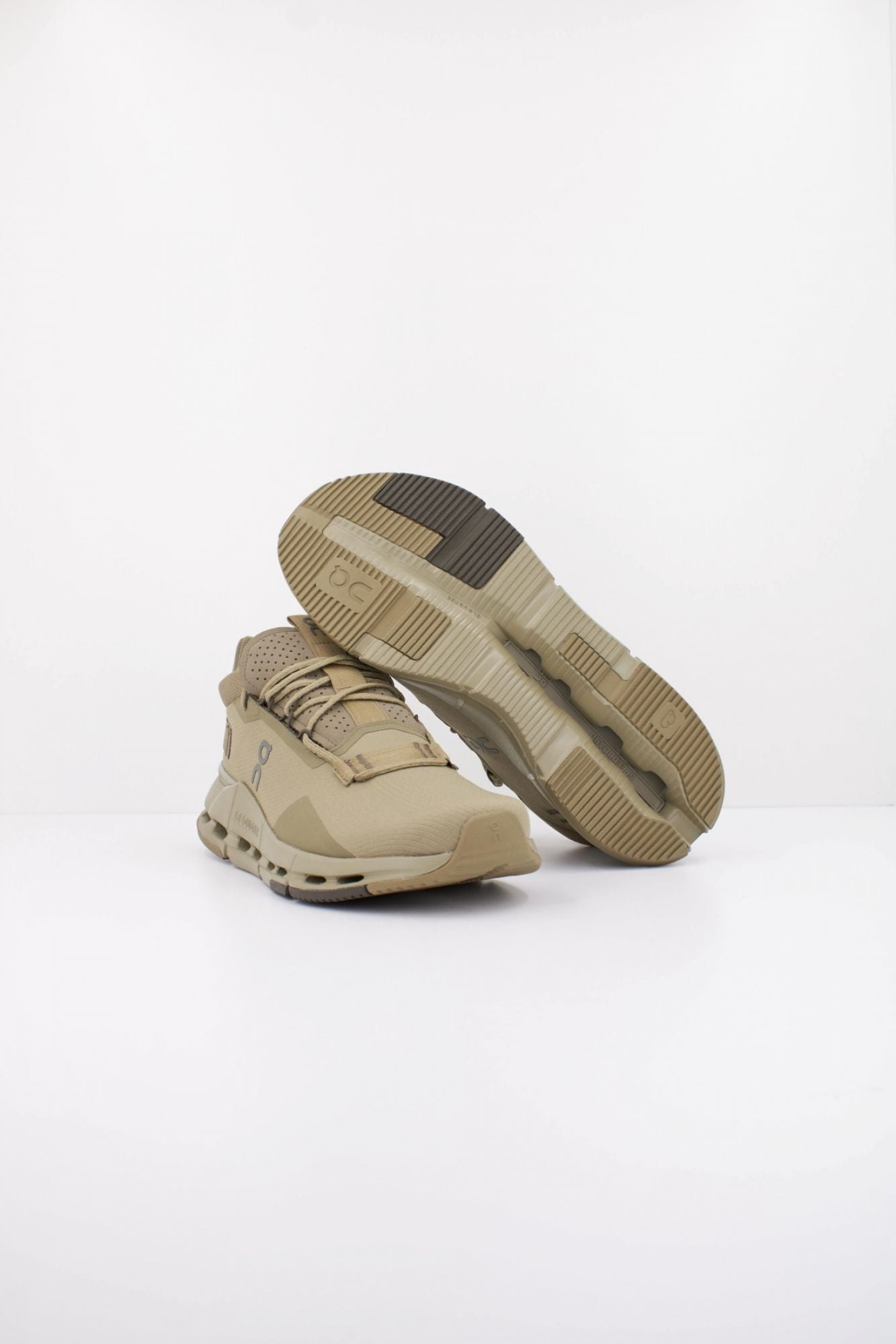 ON RUNNING CLOUDNOVA 2 en color VERDE (5)