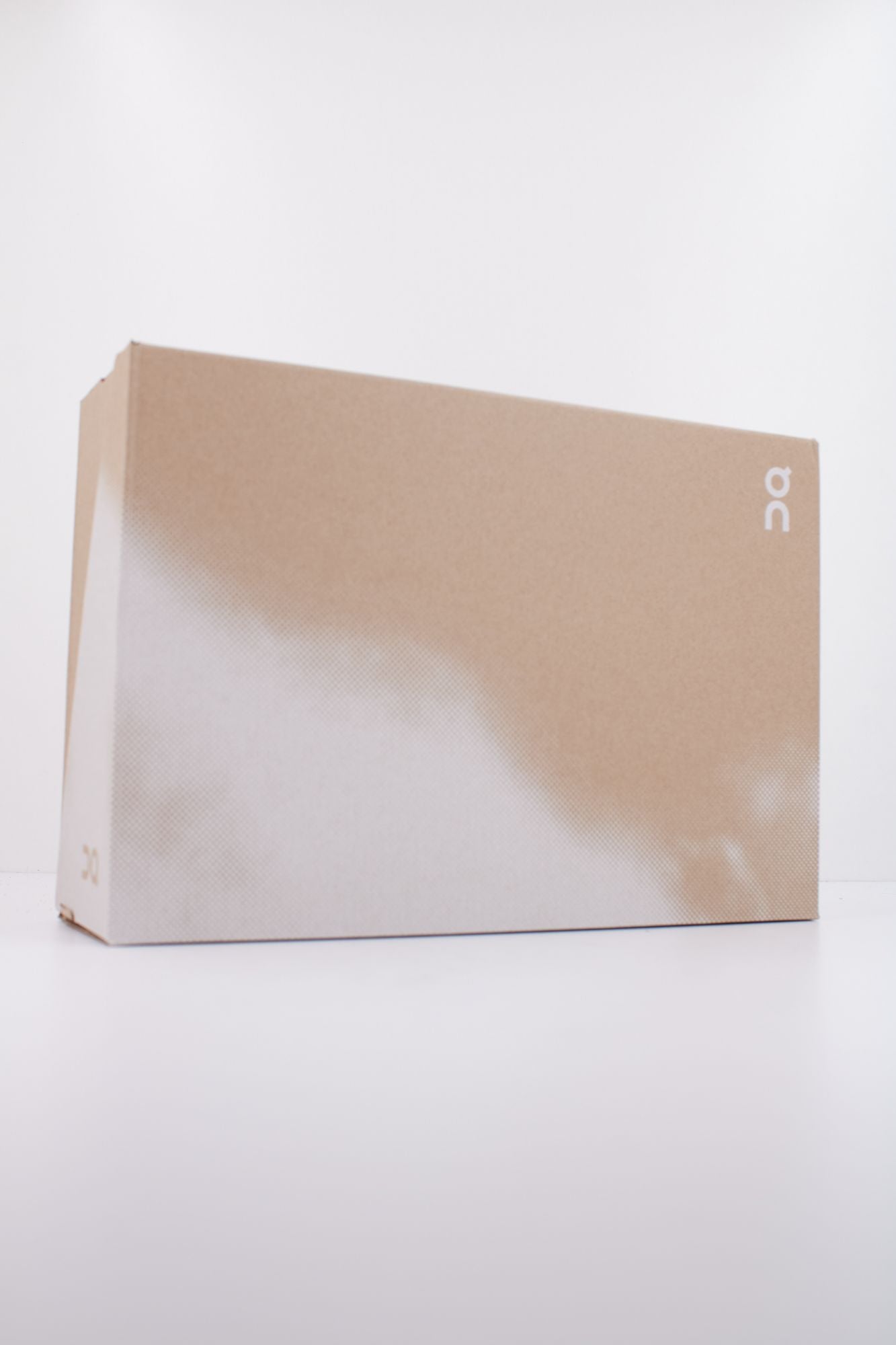 ON RUNNING CLOUDTILT en color BLANCO (6)