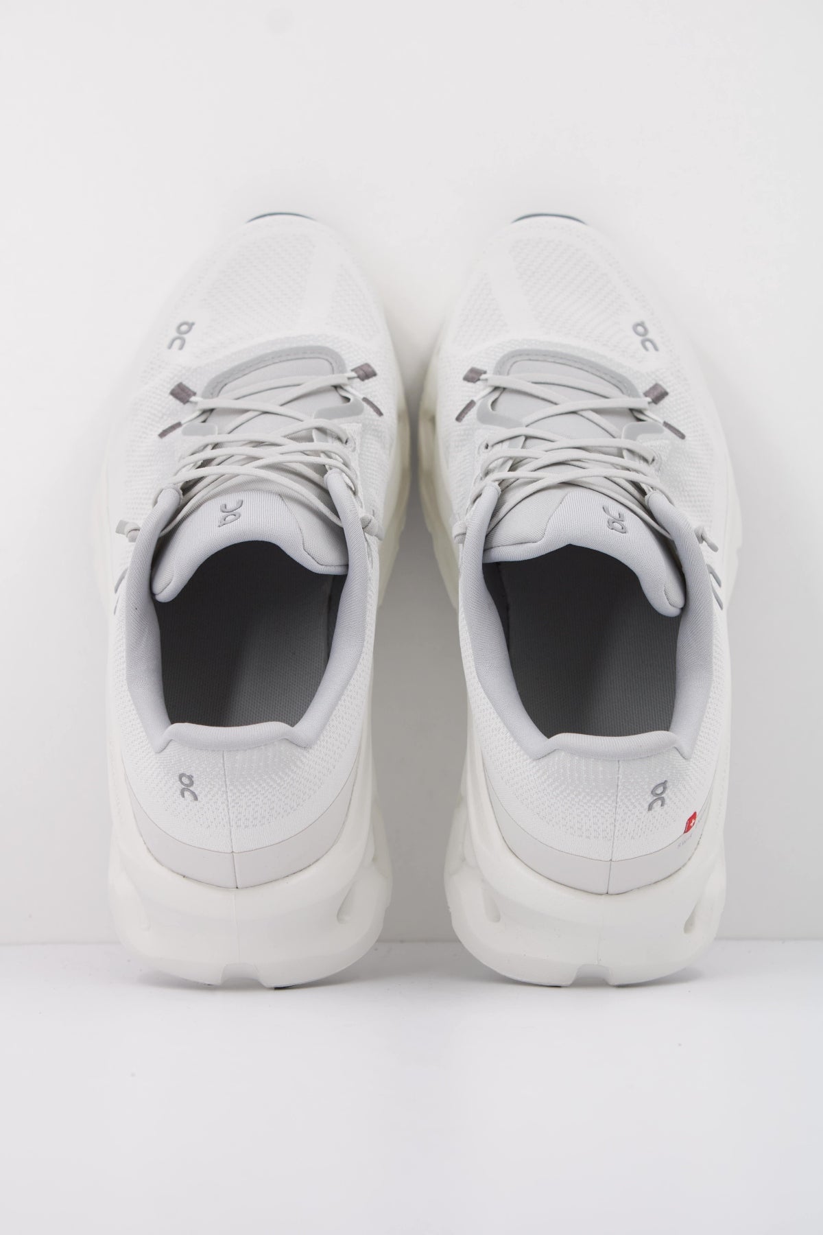 ON RUNNING CLOUDTILT M en color BLANCO (3)
