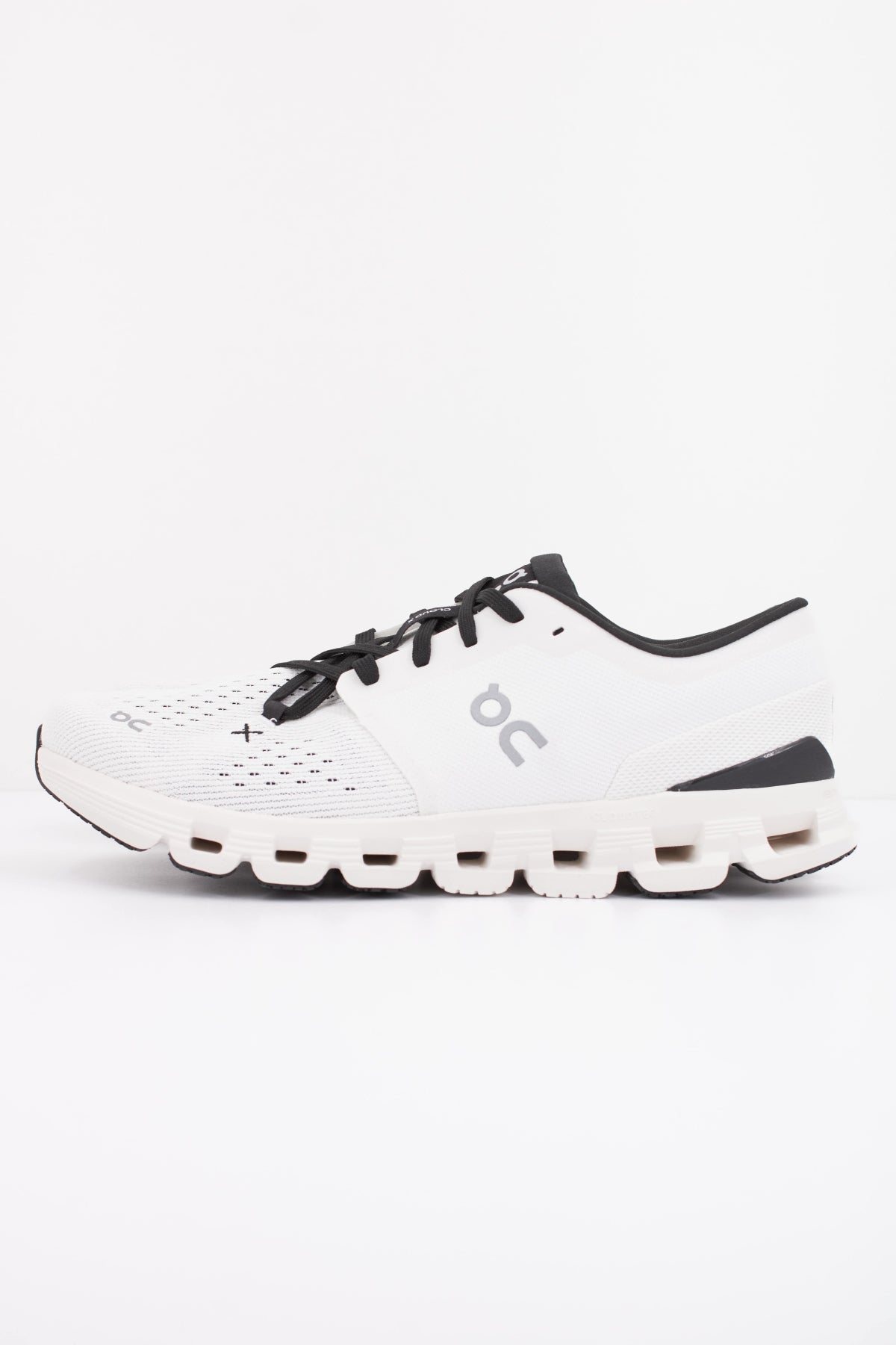 ON RUNNING CLOUD X M en color BLANCO (1)