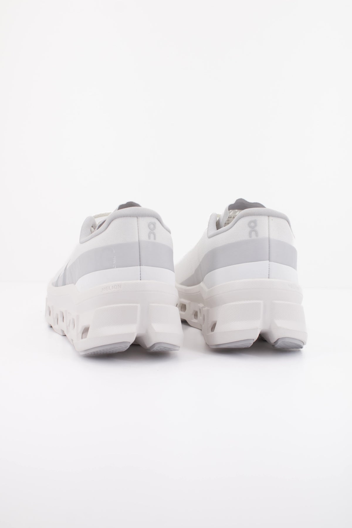 ON RUNNING CLOUDMONSTER 1 W en color BLANCO (4)