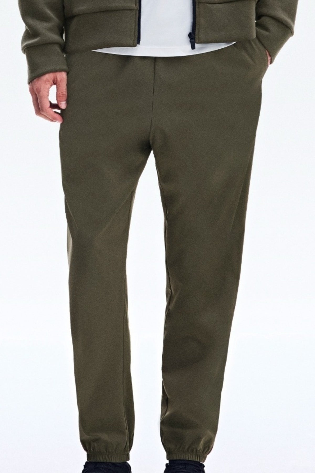 ON RUNNING FOCUS PANTS 1 M BARK en color (1)