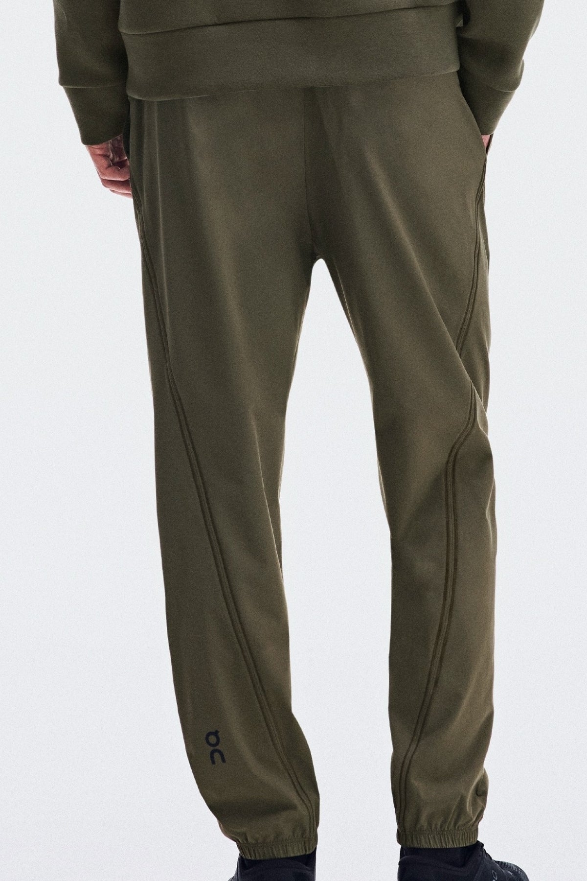 ON RUNNING FOCUS PANTS 1 M BARK en color (2)