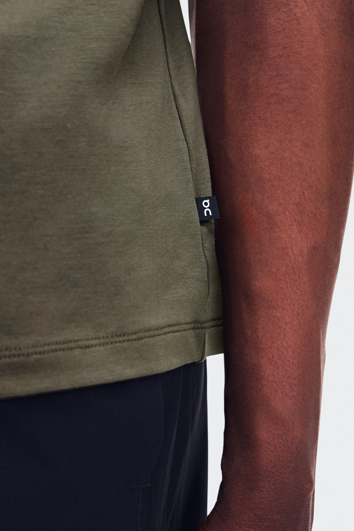 ON RUNNING FOCUS-T 3 M BARK en color (5)