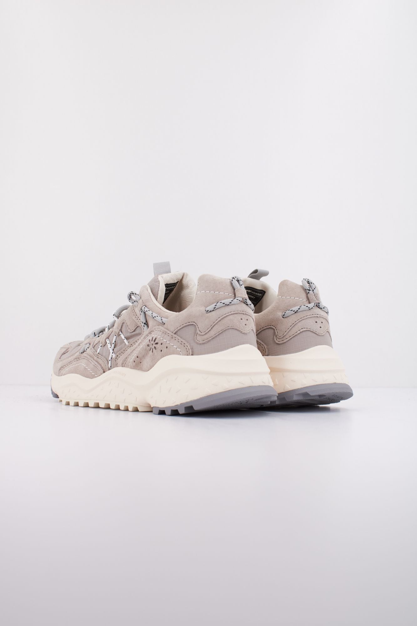 FLOWER MOUNTAIN YAMABUSHI UNI en color MARRON CLARO (4)