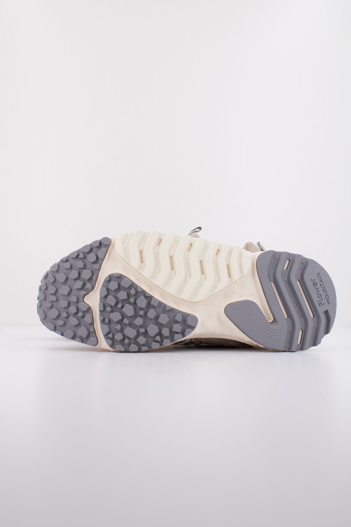 FLOWER MOUNTAIN YAMABUSHI UNI en color MARRON CLARO (5)