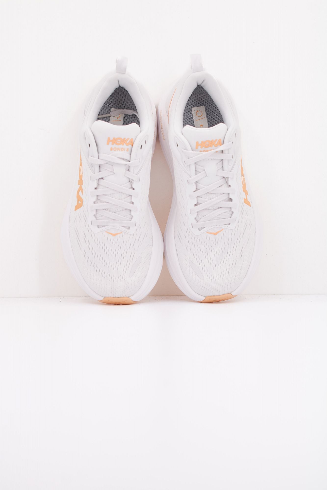 HOKA W BONDI 8 en color BLANCO (3)