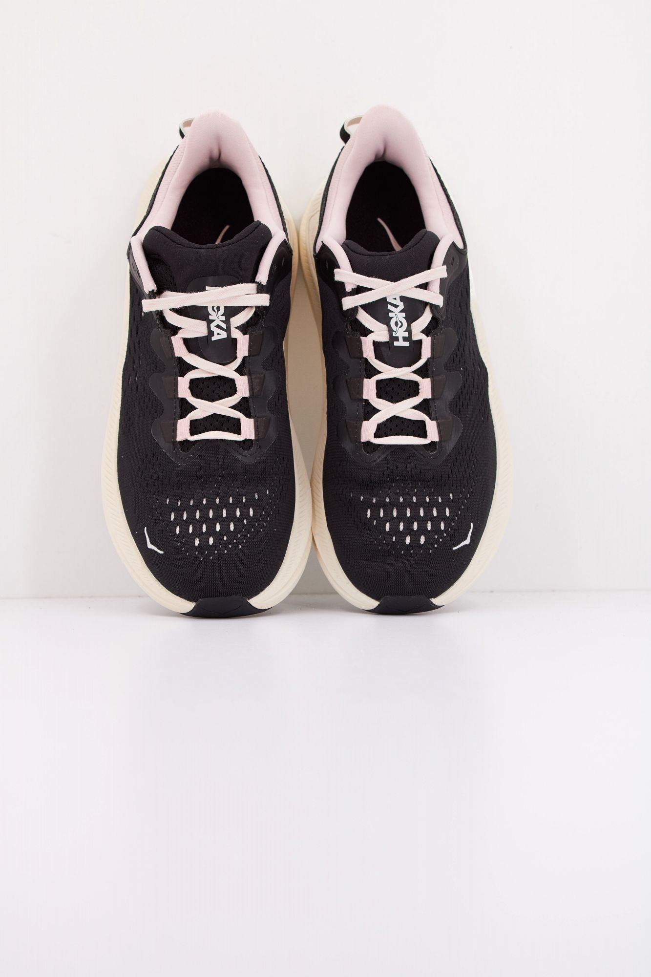 HOKA KAWANA 2 en color NEGRO (3)