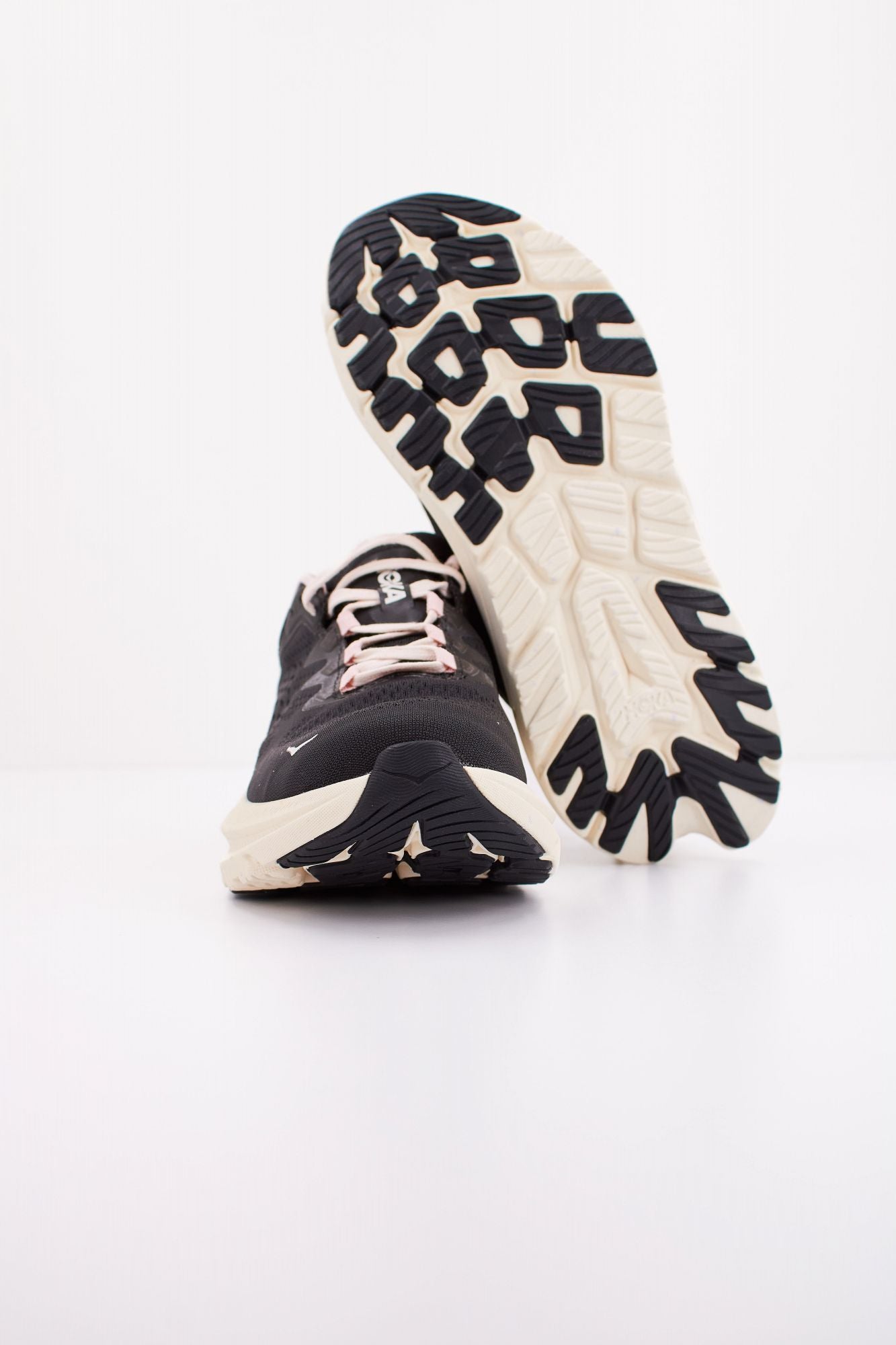 HOKA KAWANA 2 en color NEGRO (5)