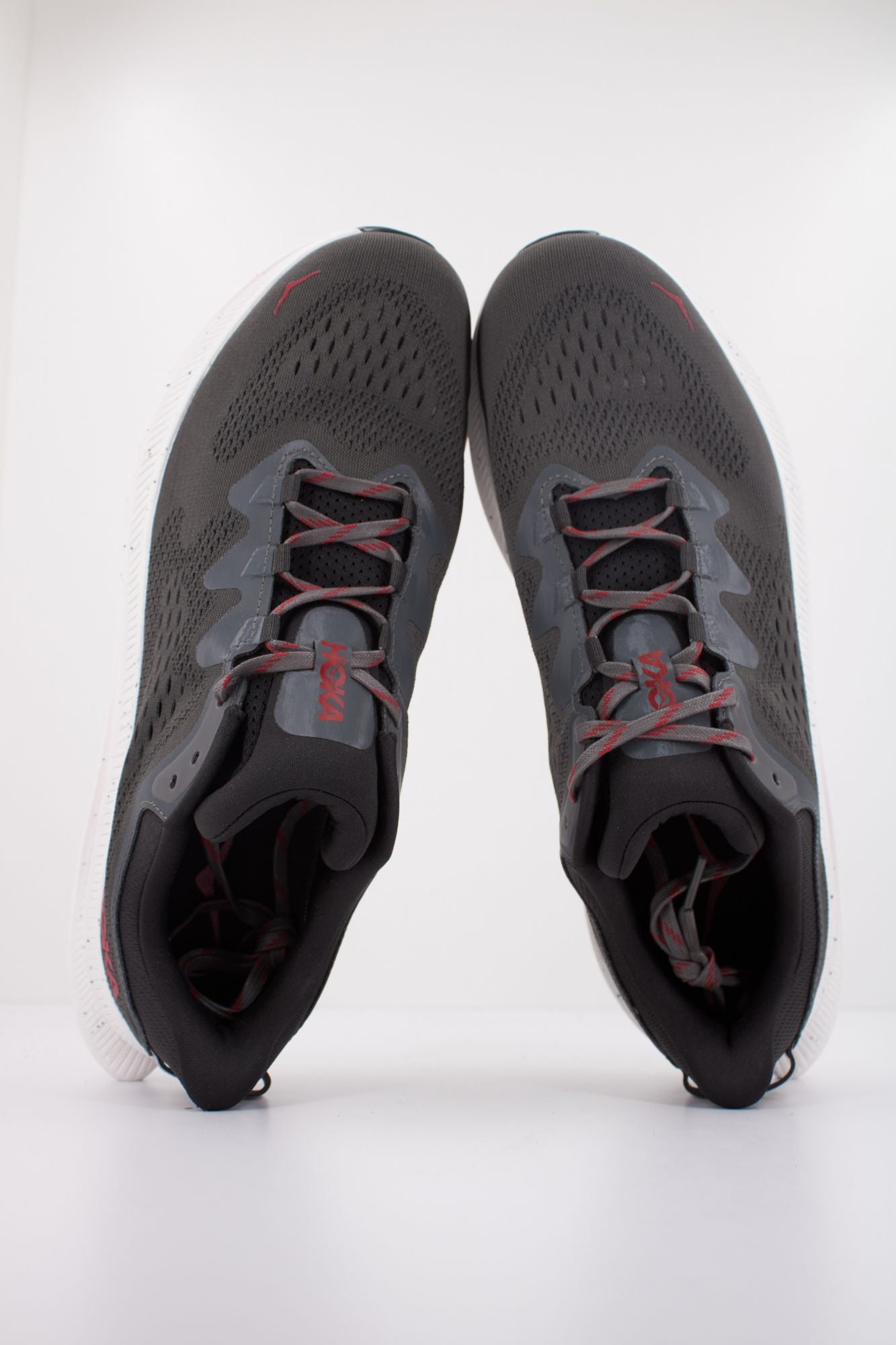 HOKA KAWANA 2 en color GRIS (3)