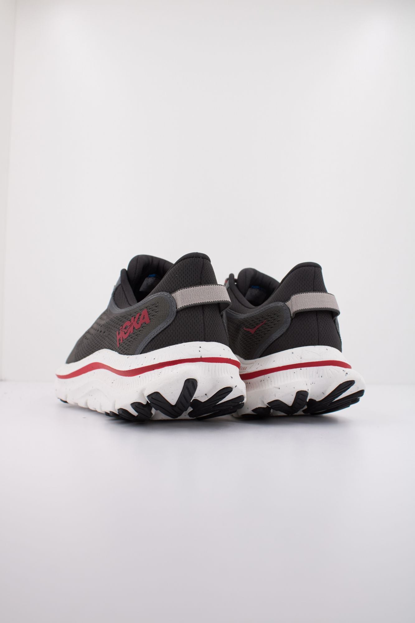 HOKA KAWANA 2 en color GRIS (4)