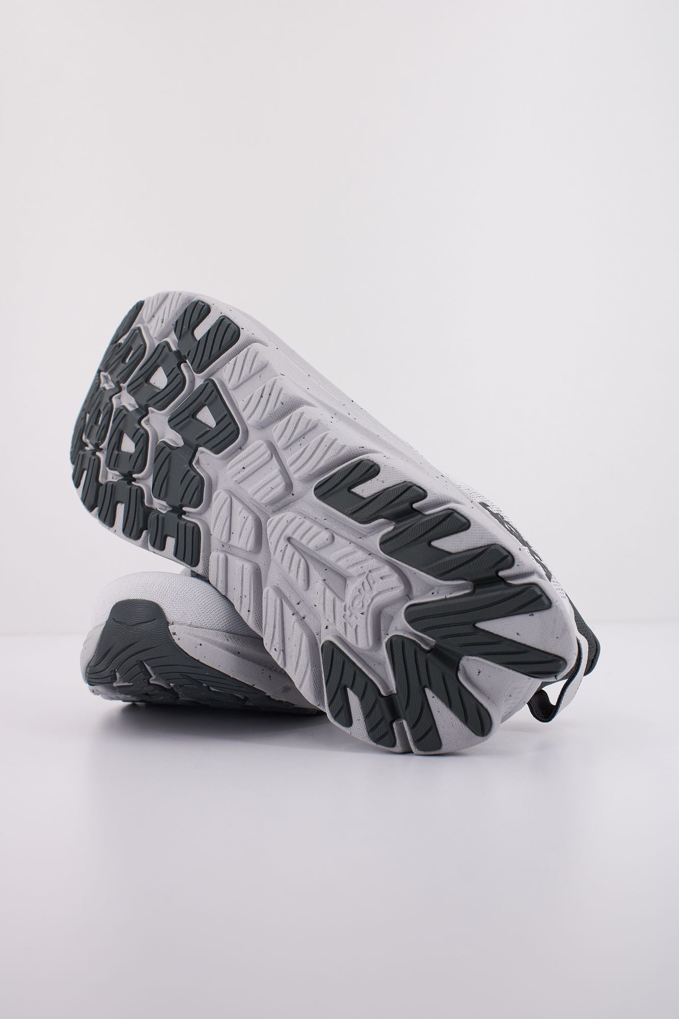 HOKA KAWANA 2 en color GRIS (5)