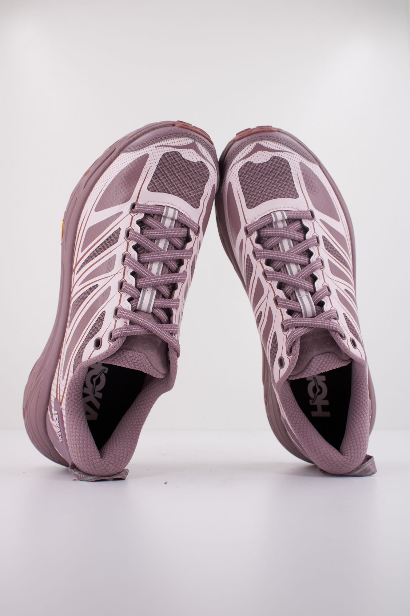 HOKA U MAFATE SPEED en color VIOLETA (3)