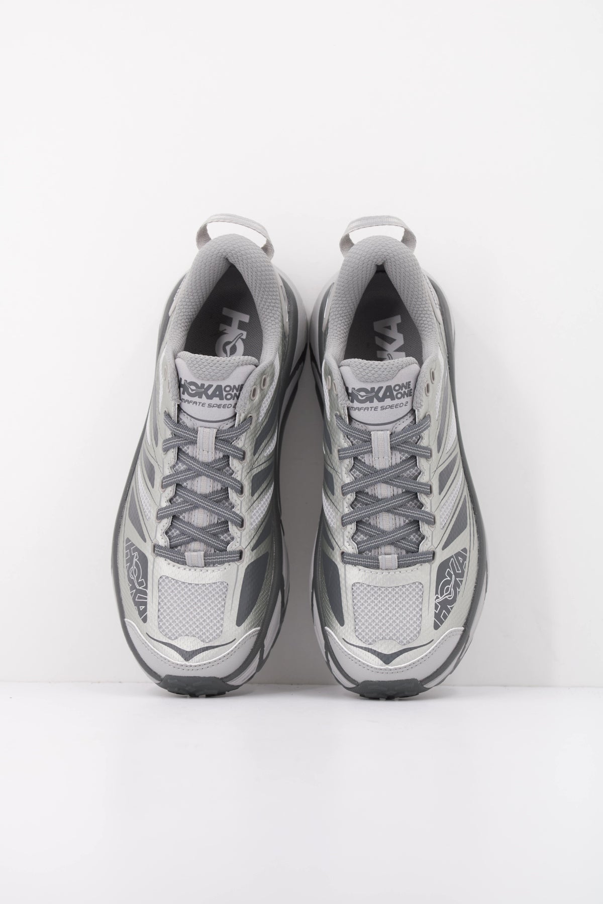 HOKA U MAFATE SPEED en color GRIS (3)
