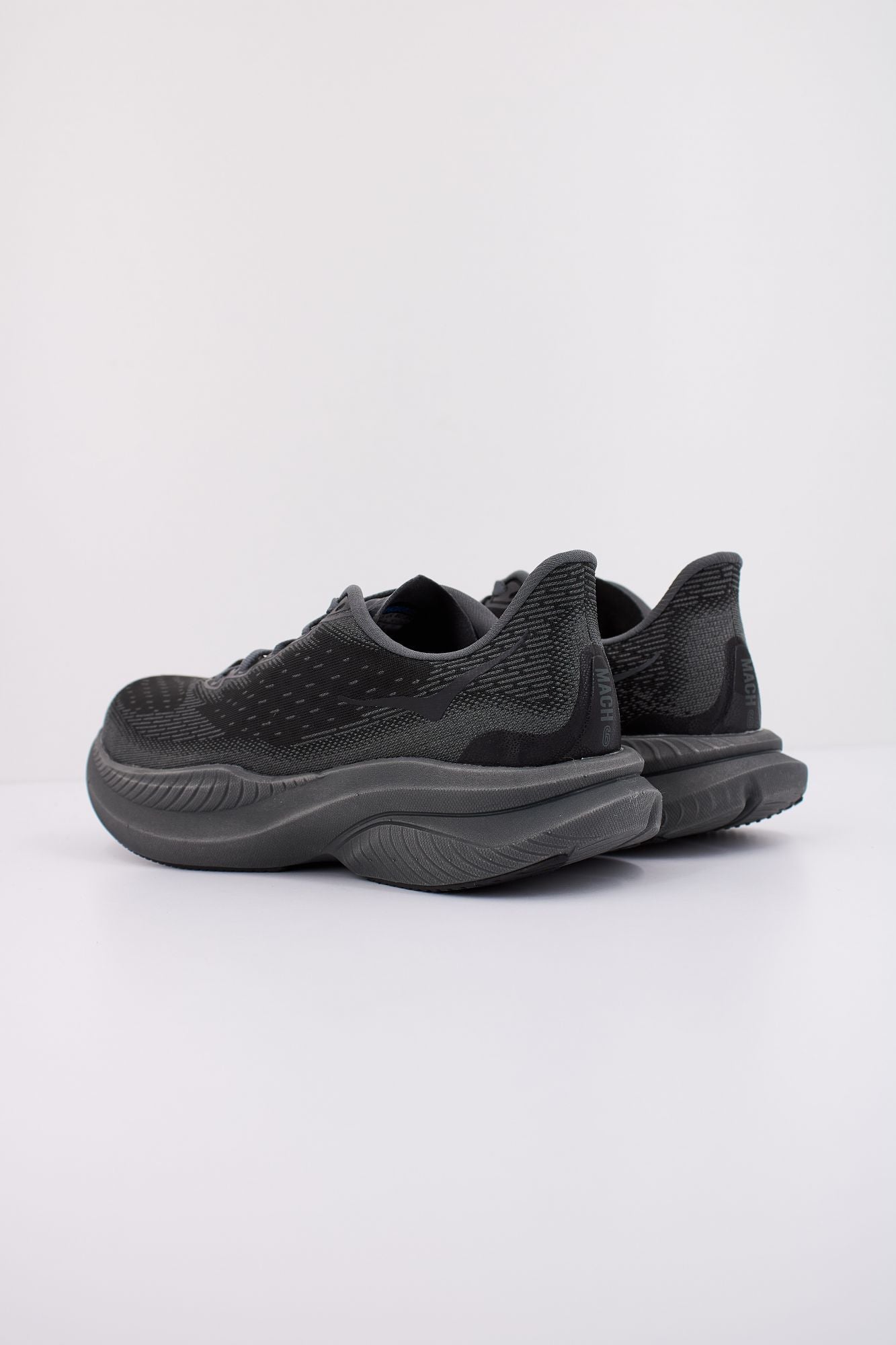 HOKA W MACH 6 LA en color GRIS (4)
