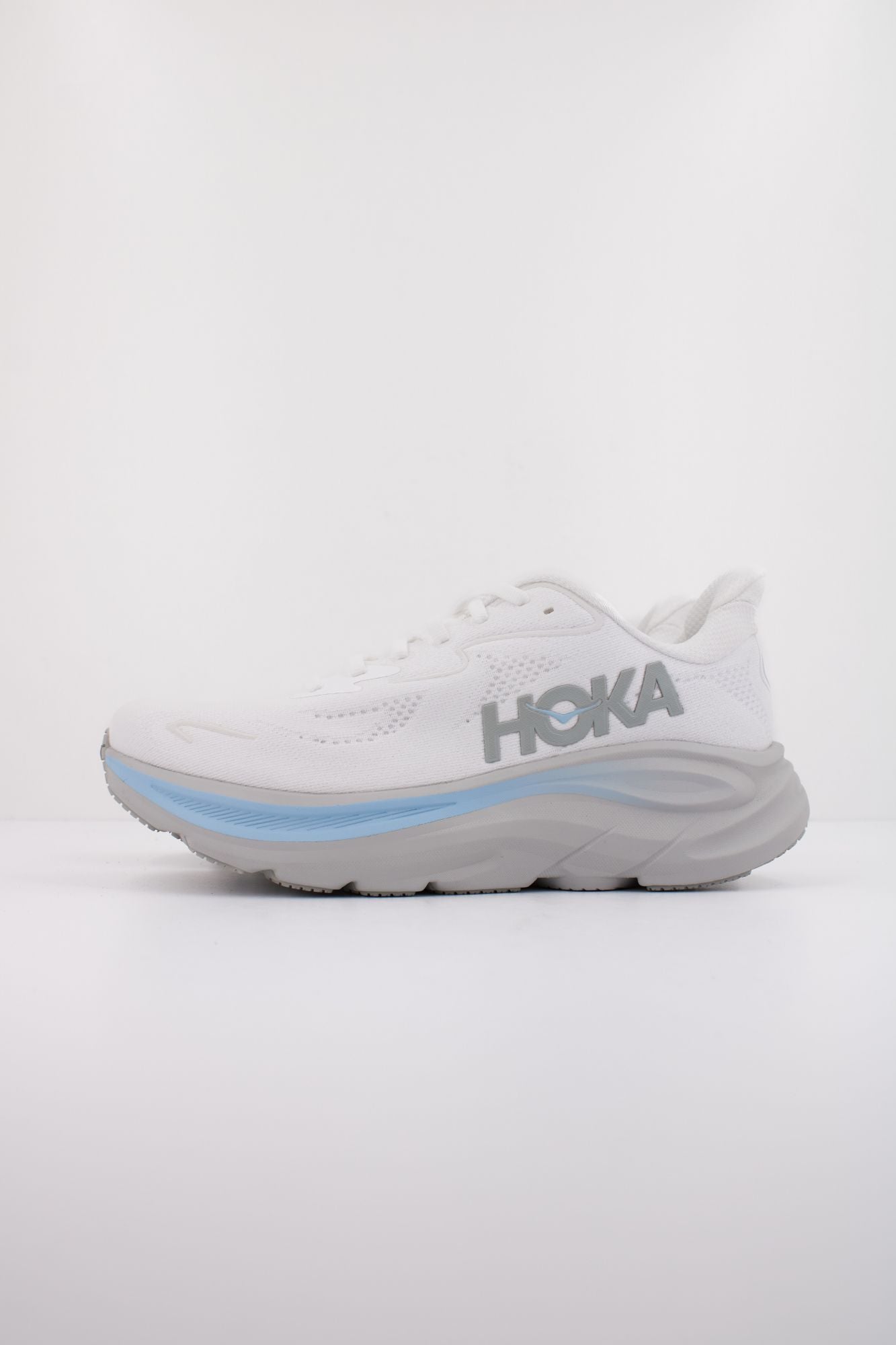 HOKA CLIFTON 10 en color BLANCO (1)