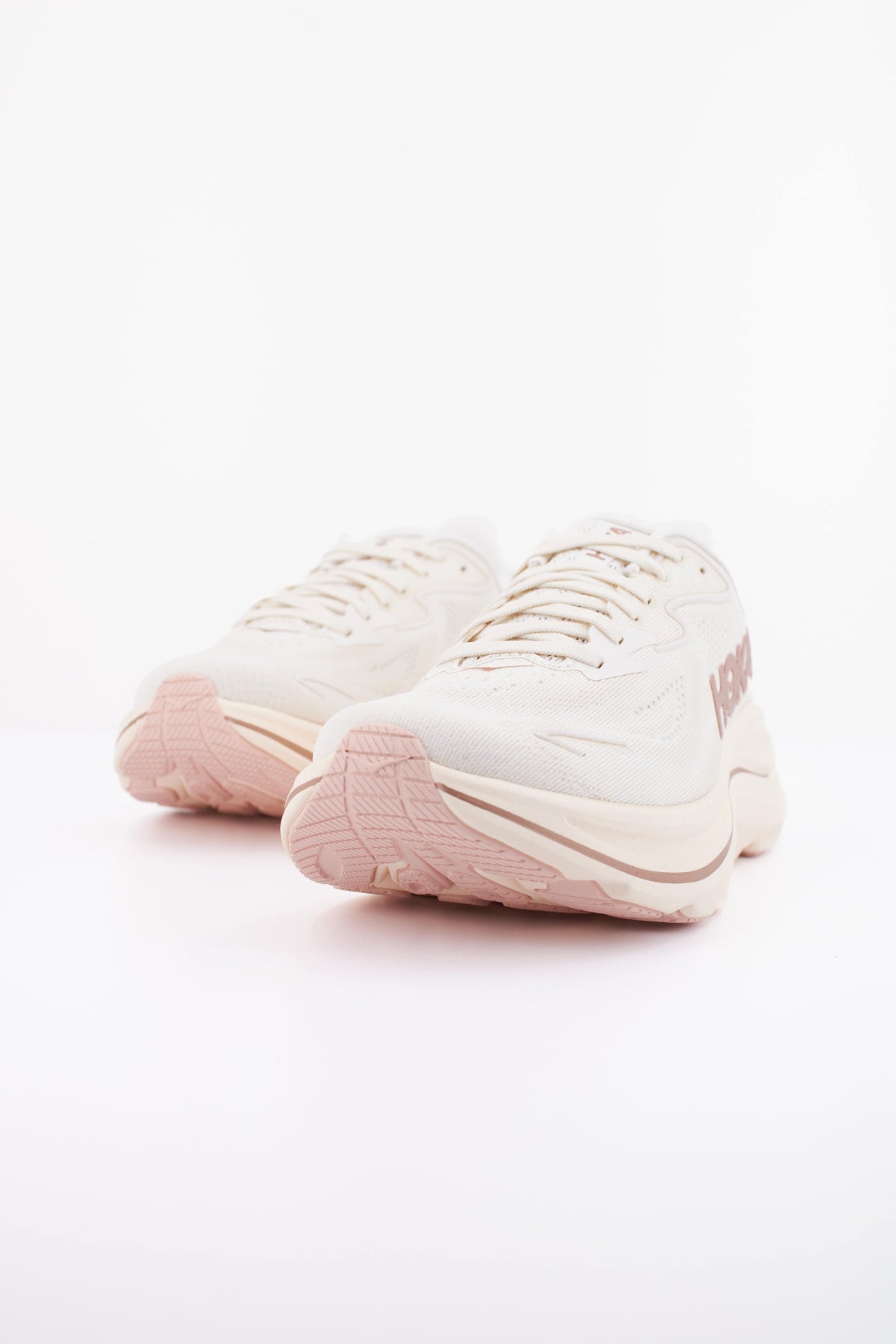HOKA W CLIFTON 10 en color BLANCO (2)