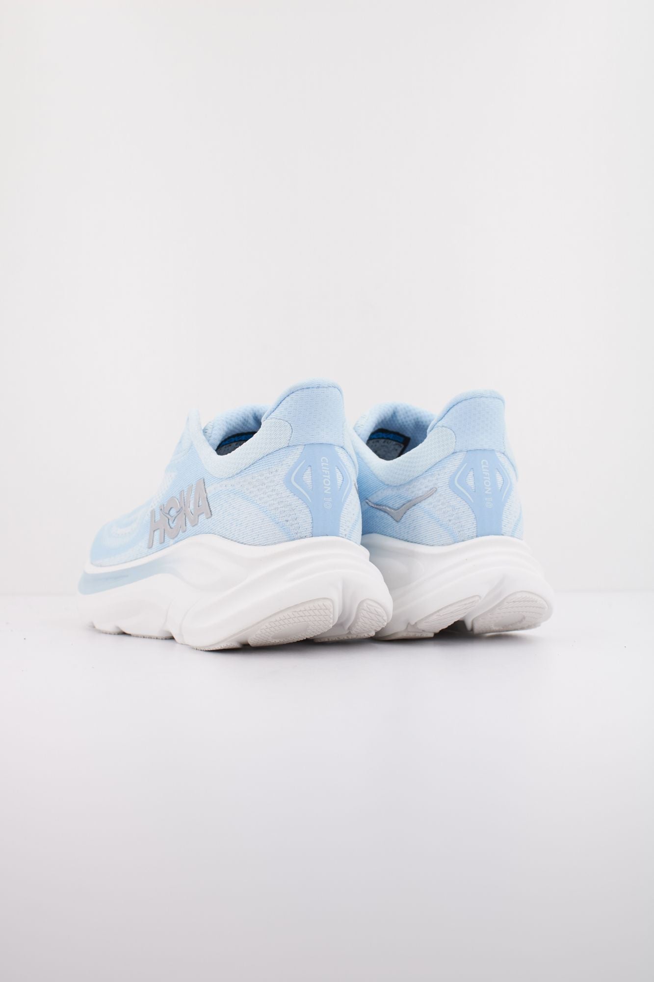 HOKA CLIFTON 10 en color AZUL (4)