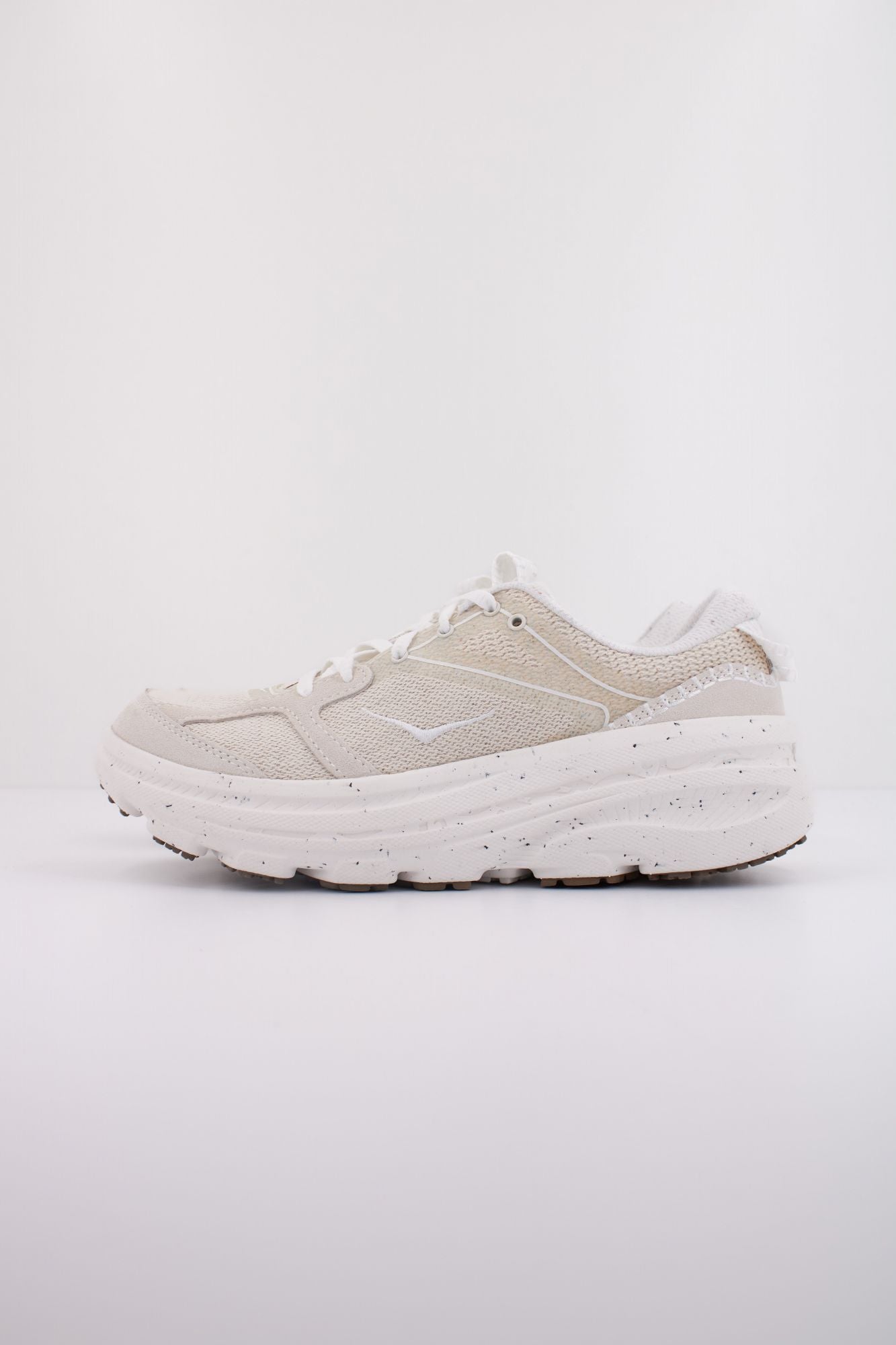 HOKA U BONDI B3LS BP en color BEIS (1)